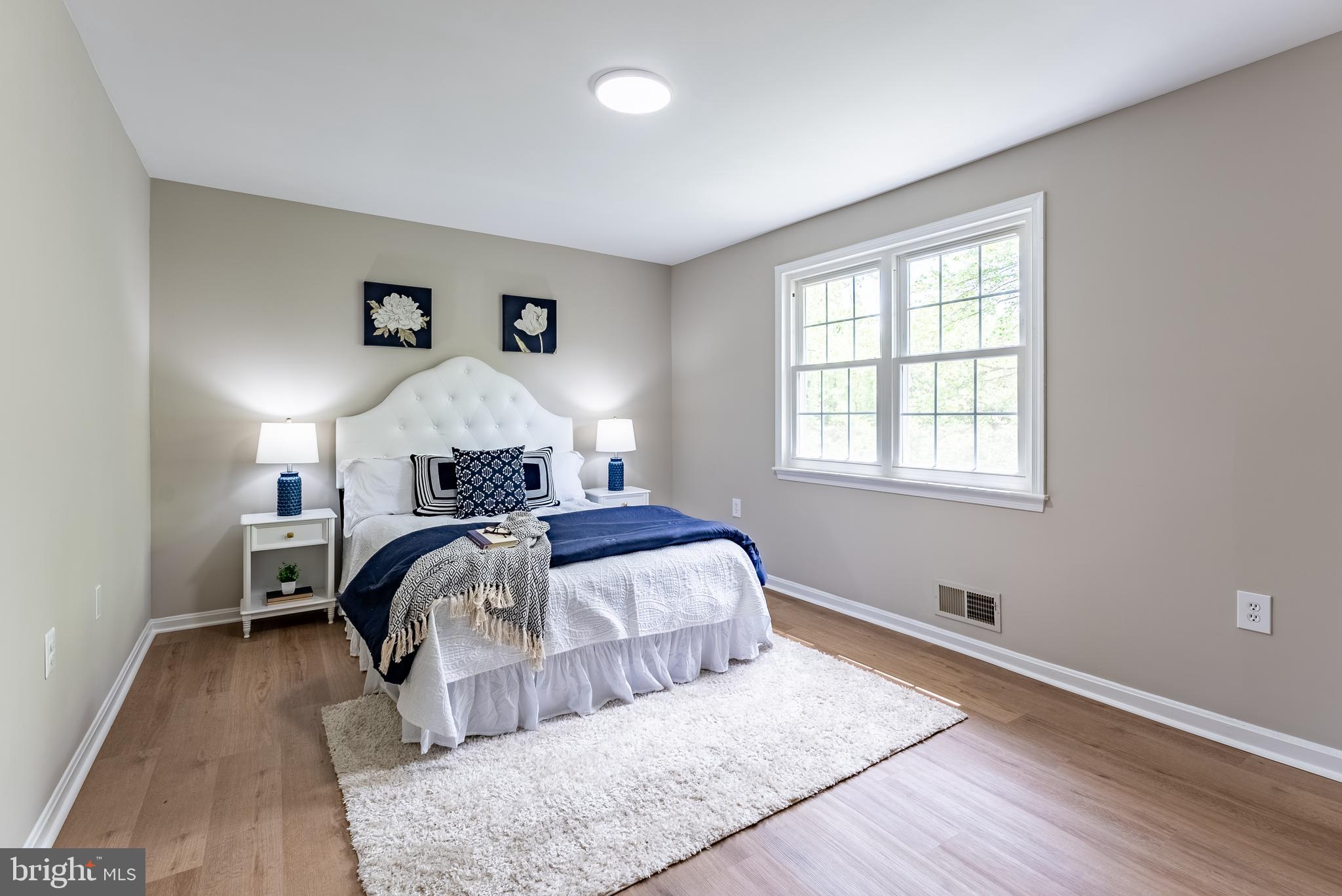 HERITAGE SQUARE - Residential