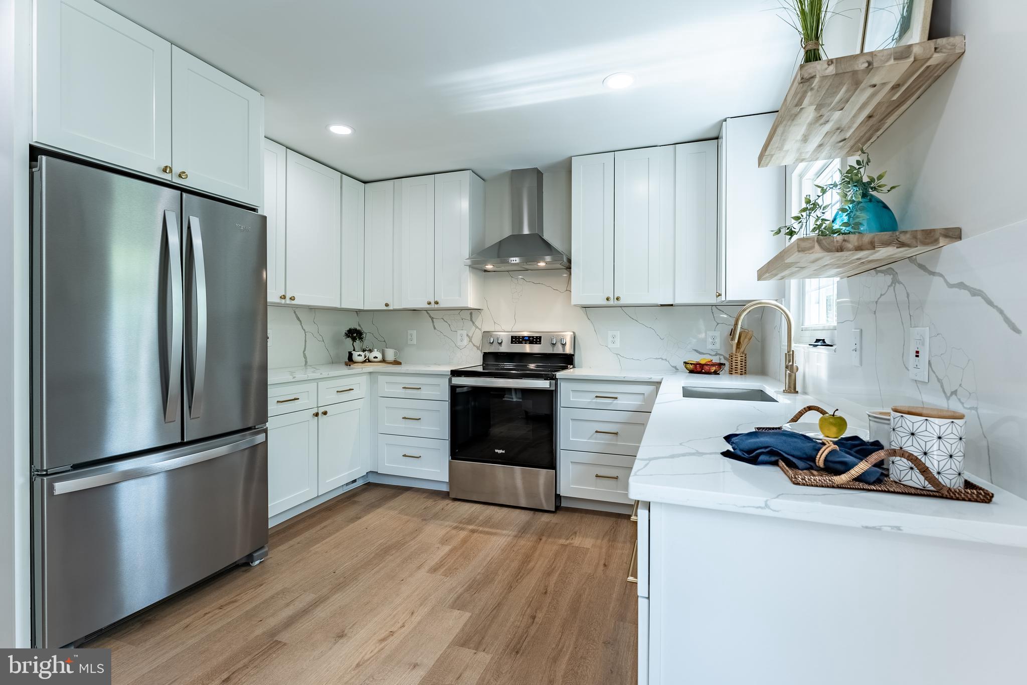 HERITAGE SQUARE - Residential