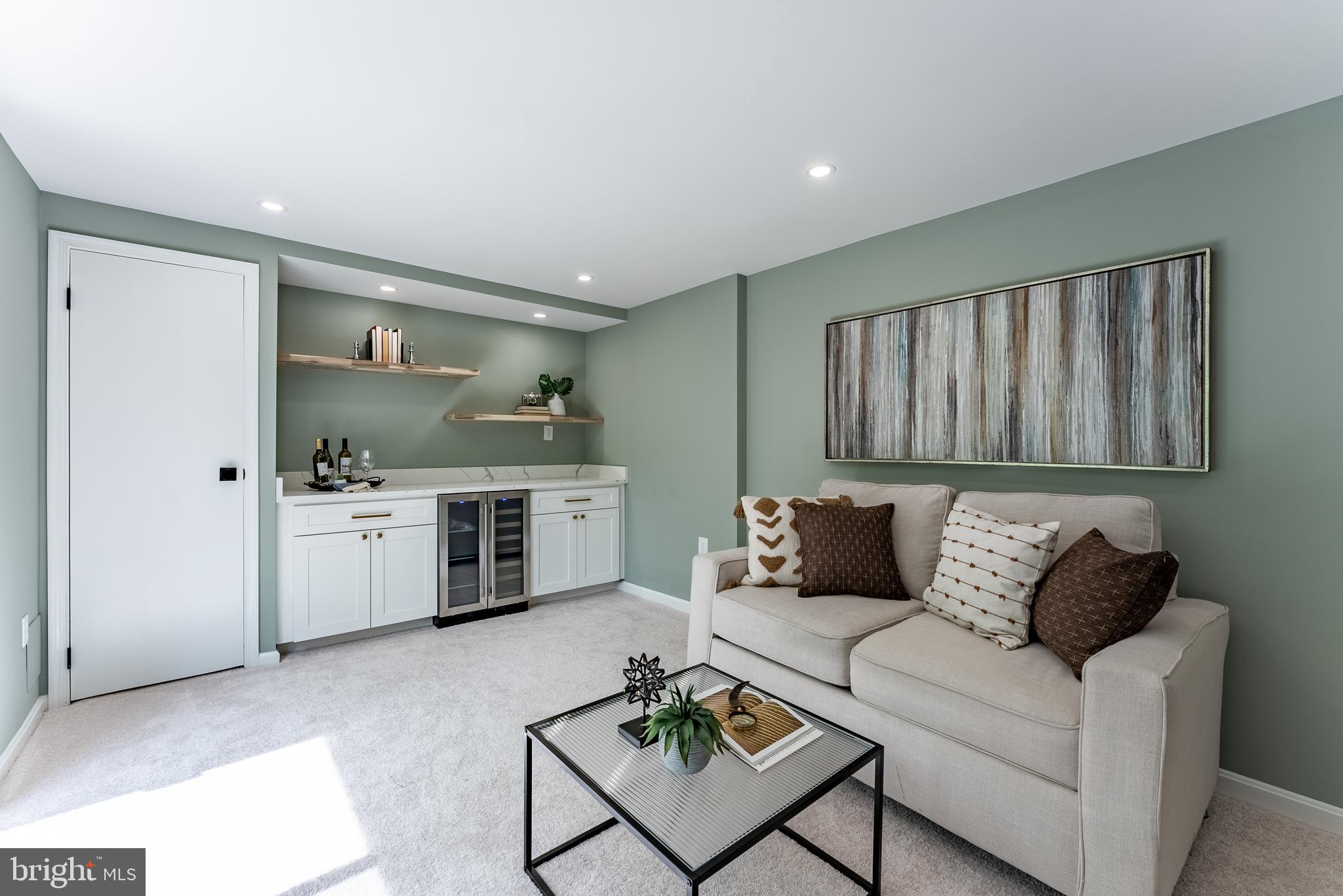 HERITAGE SQUARE - Residential