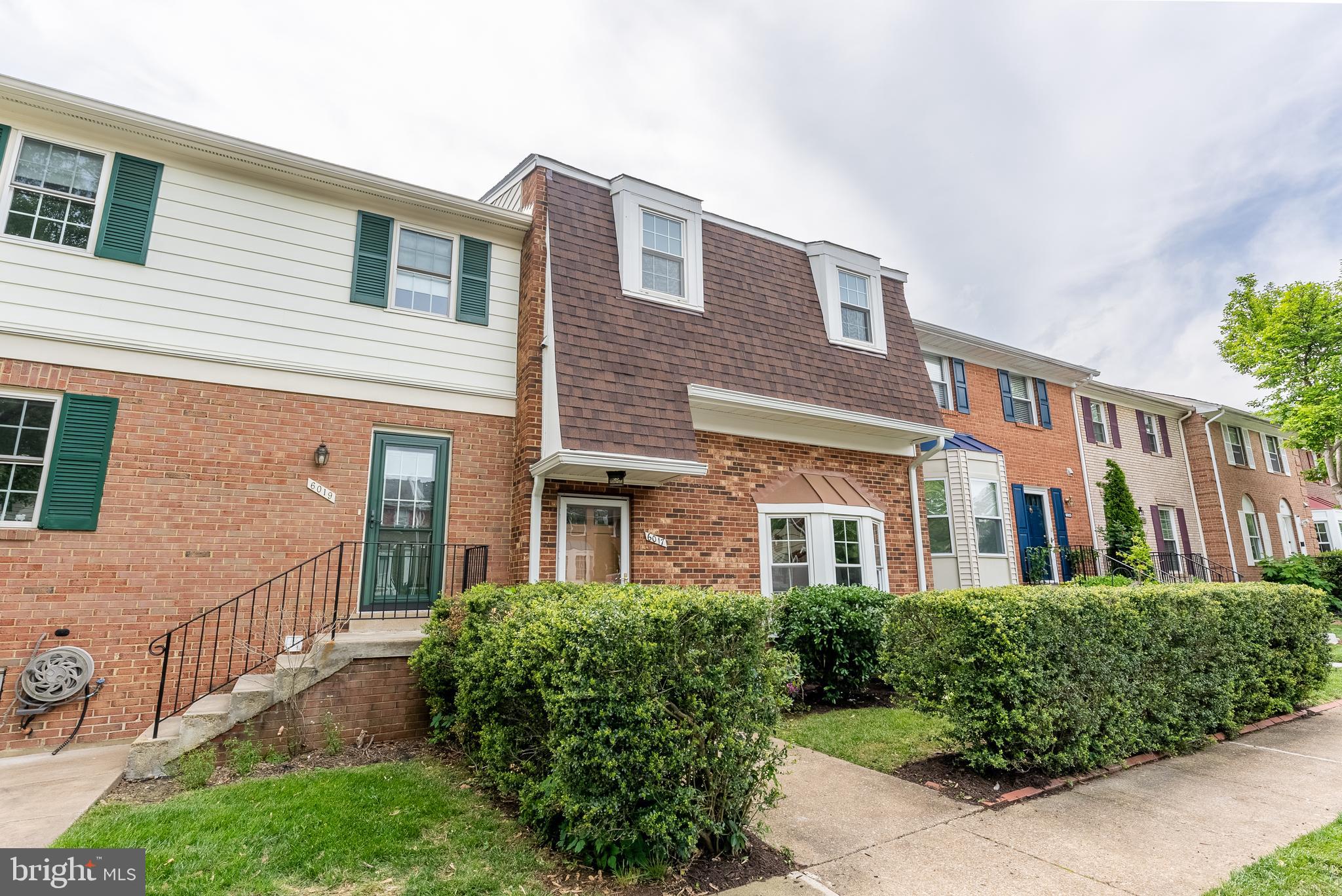 HERITAGE SQUARE - Residential