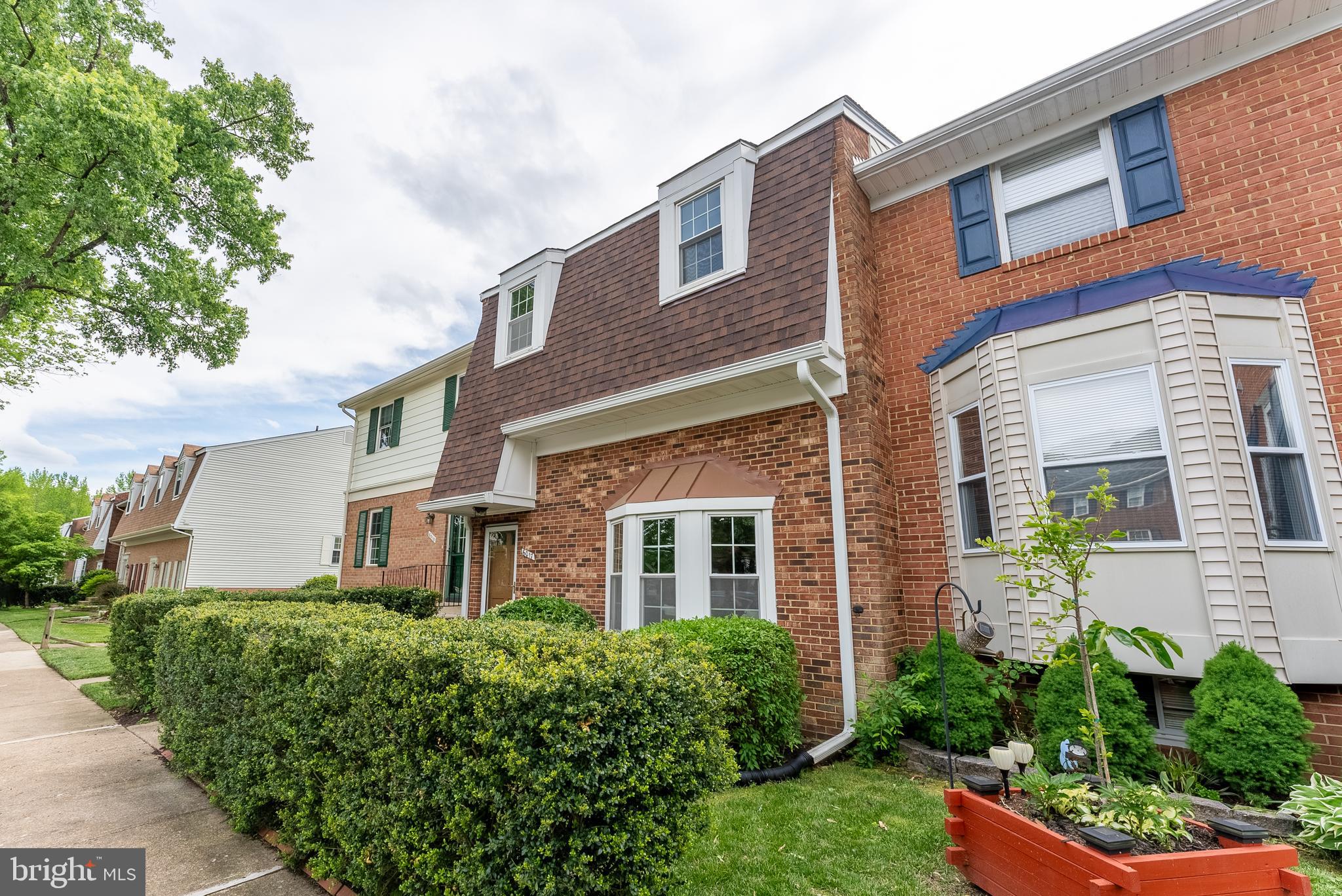 HERITAGE SQUARE - Residential