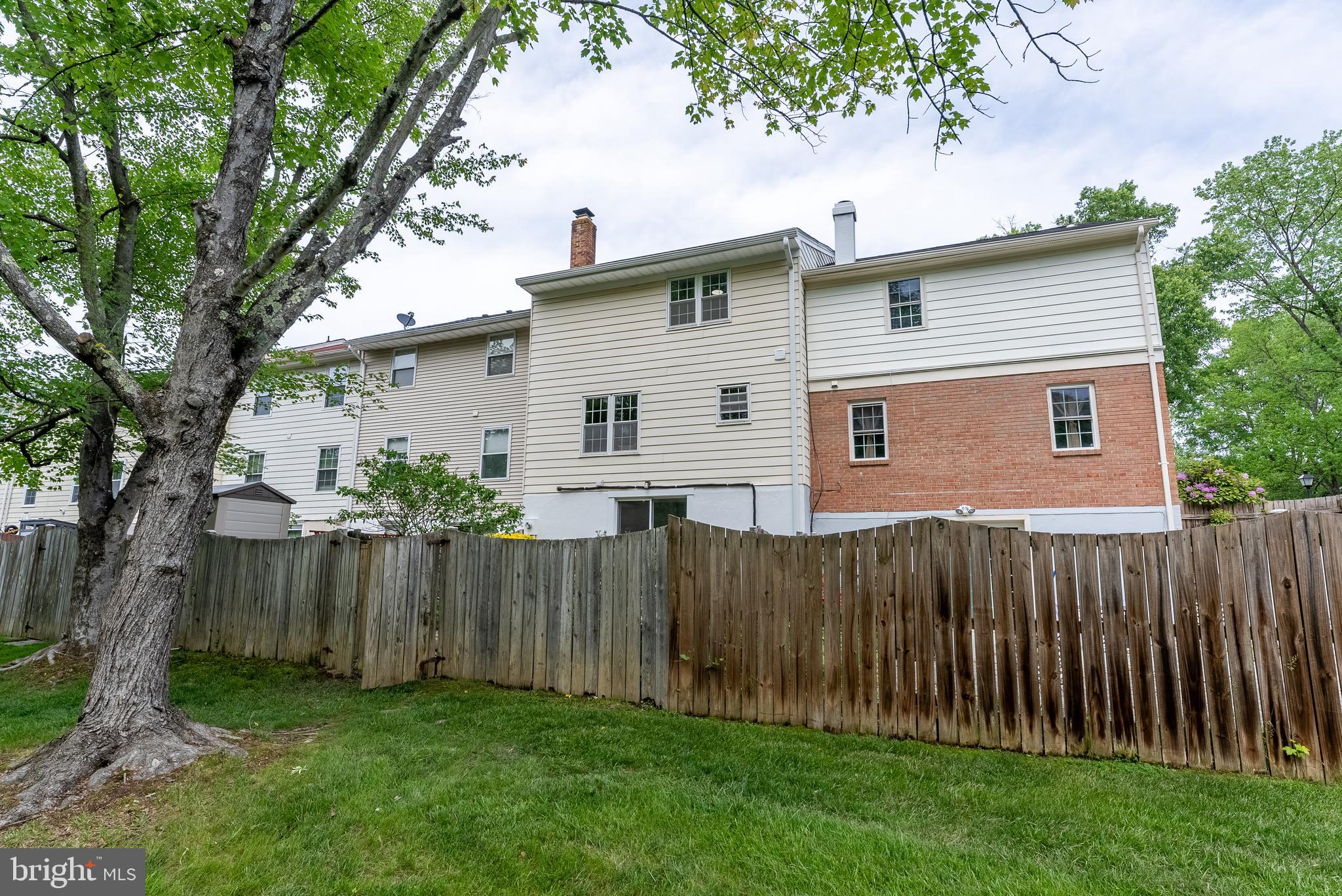 HERITAGE SQUARE - Residential