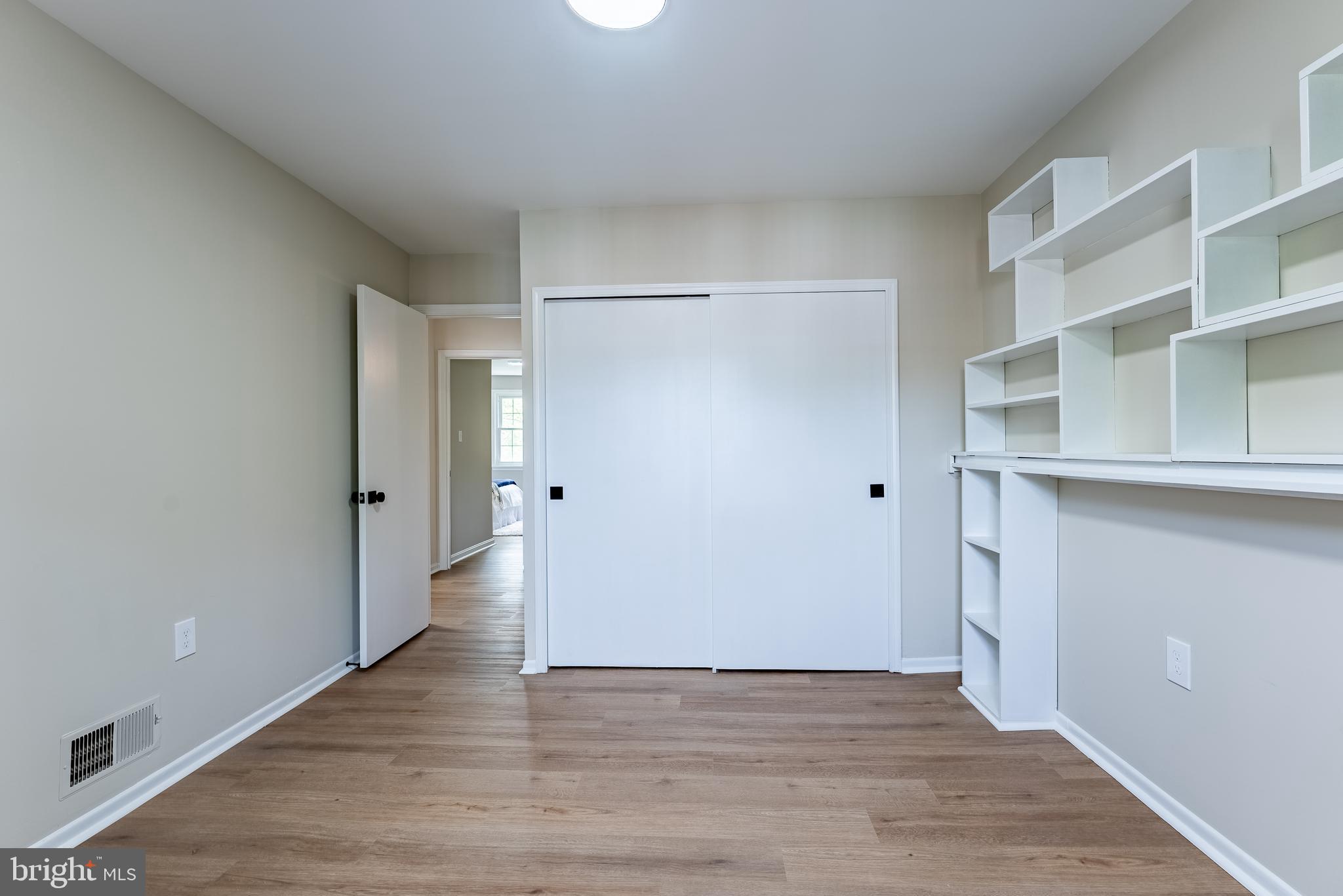 HERITAGE SQUARE - Residential