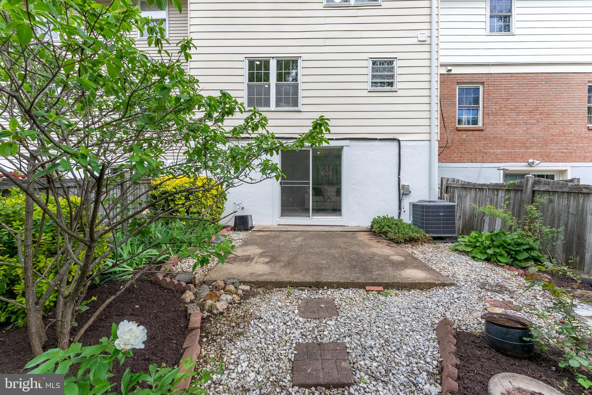 HERITAGE SQUARE - Residential