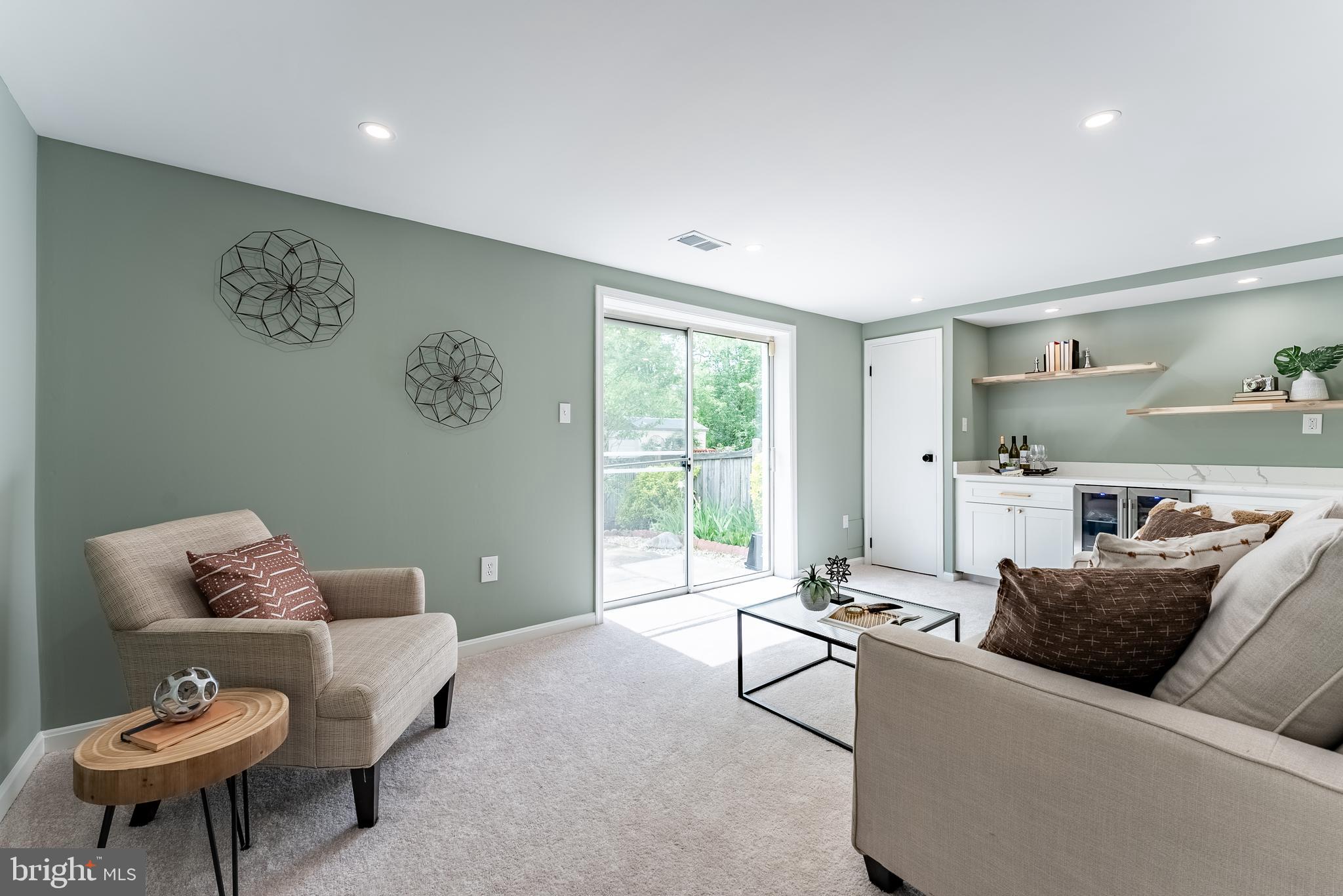 HERITAGE SQUARE - Residential