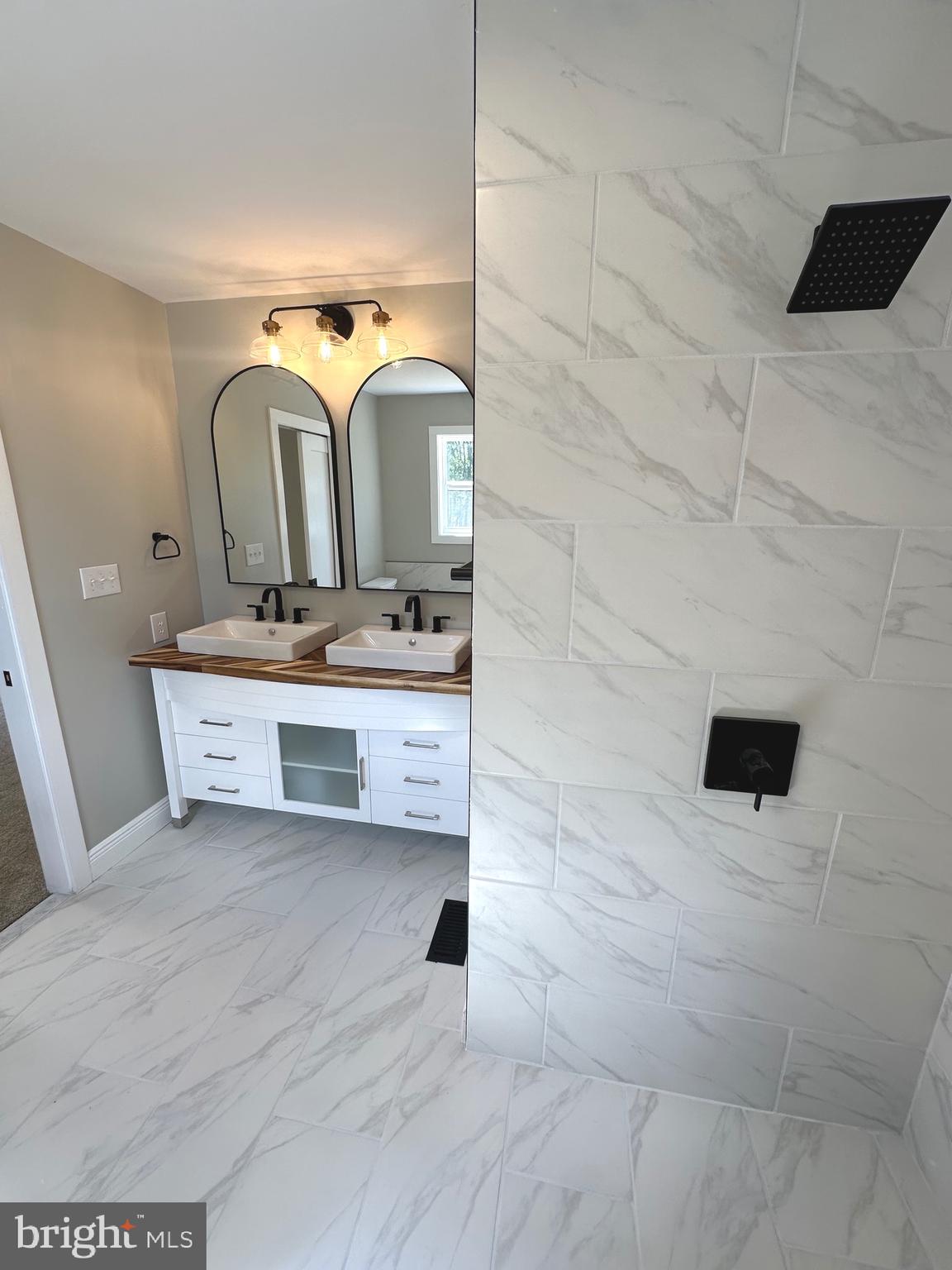 GREENWOODS - Residential