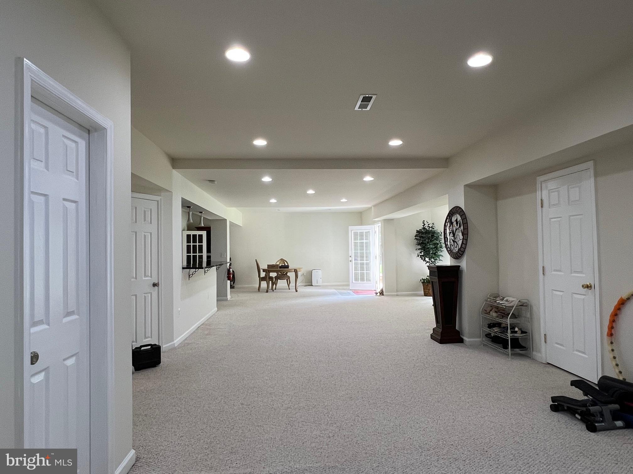 LEEHIGH VILLAGE - Residential