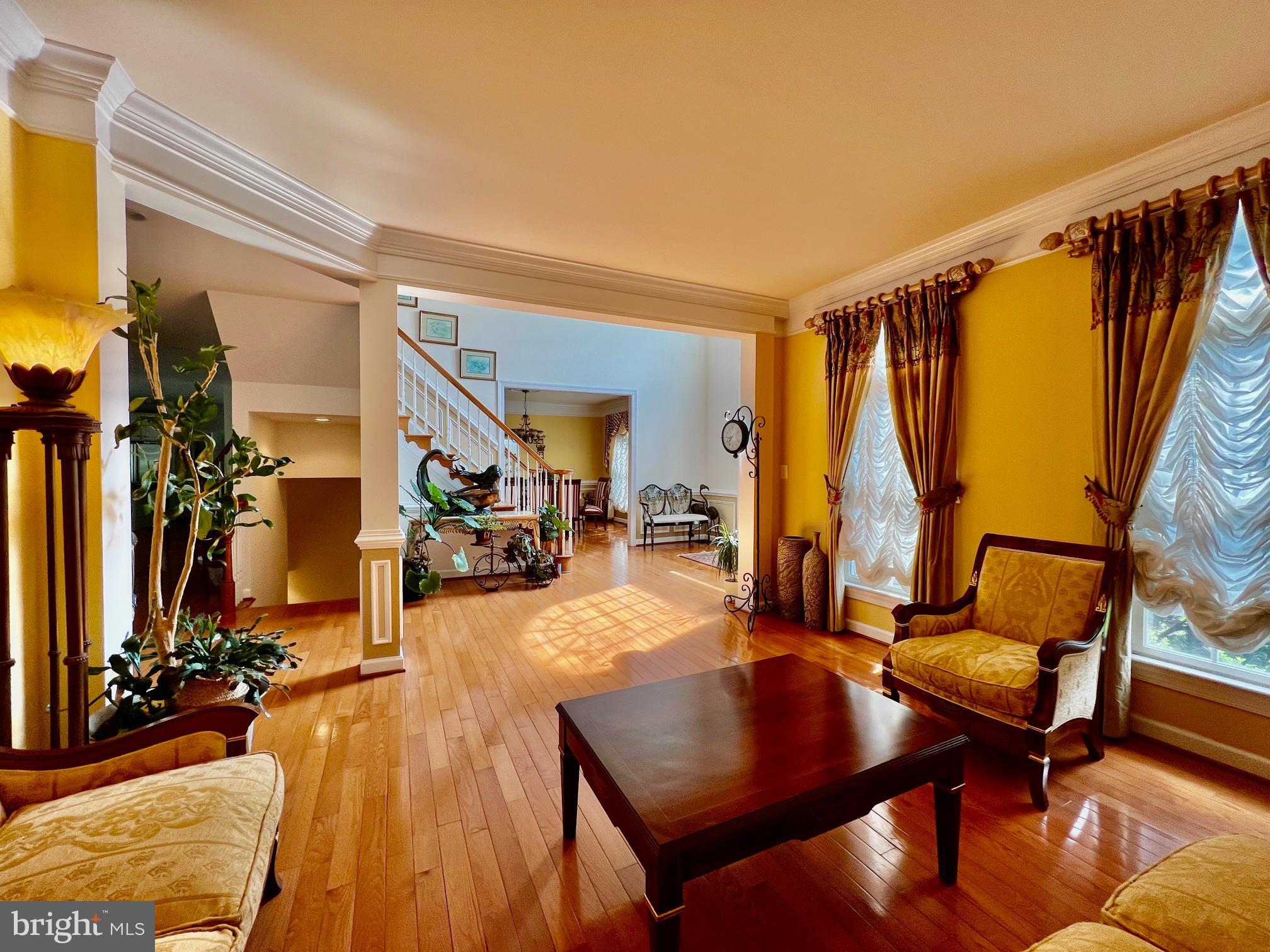 LEEHIGH VILLAGE - Residential