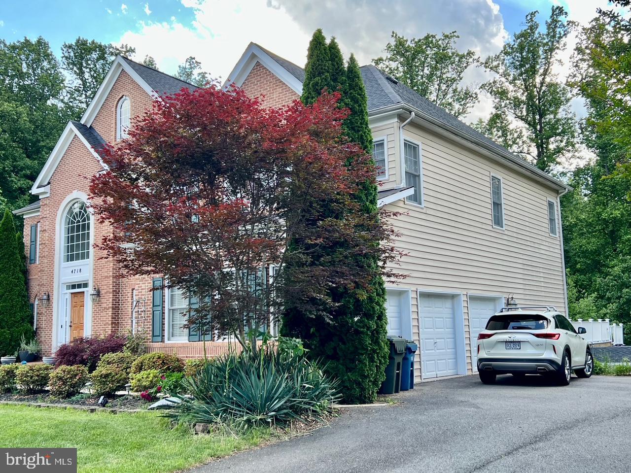 4718 VILLAGE DRIVE