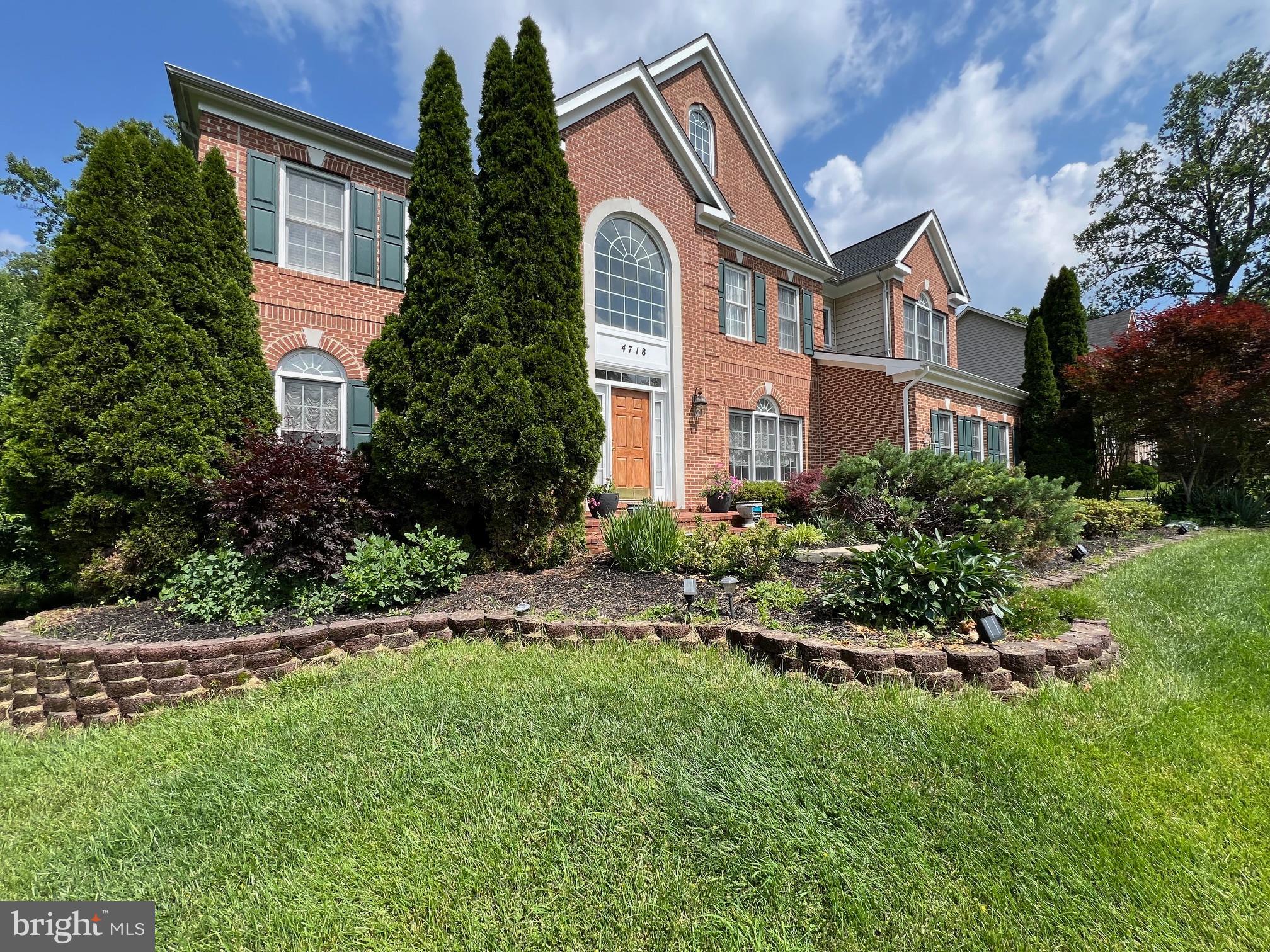 4718 VILLAGE DRIVE