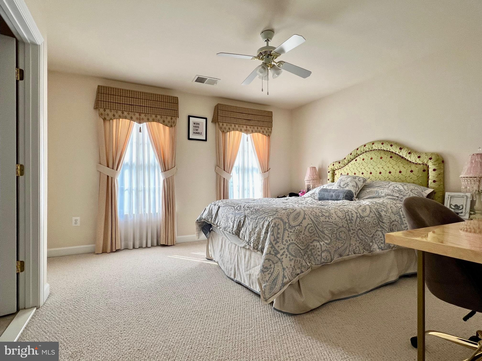 LEEHIGH VILLAGE - Residential