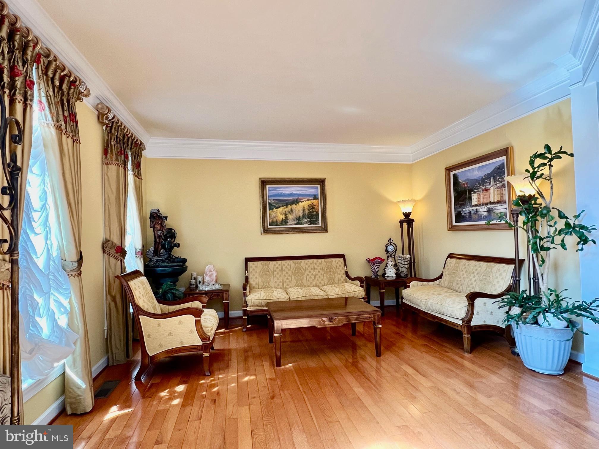 LEEHIGH VILLAGE - Residential