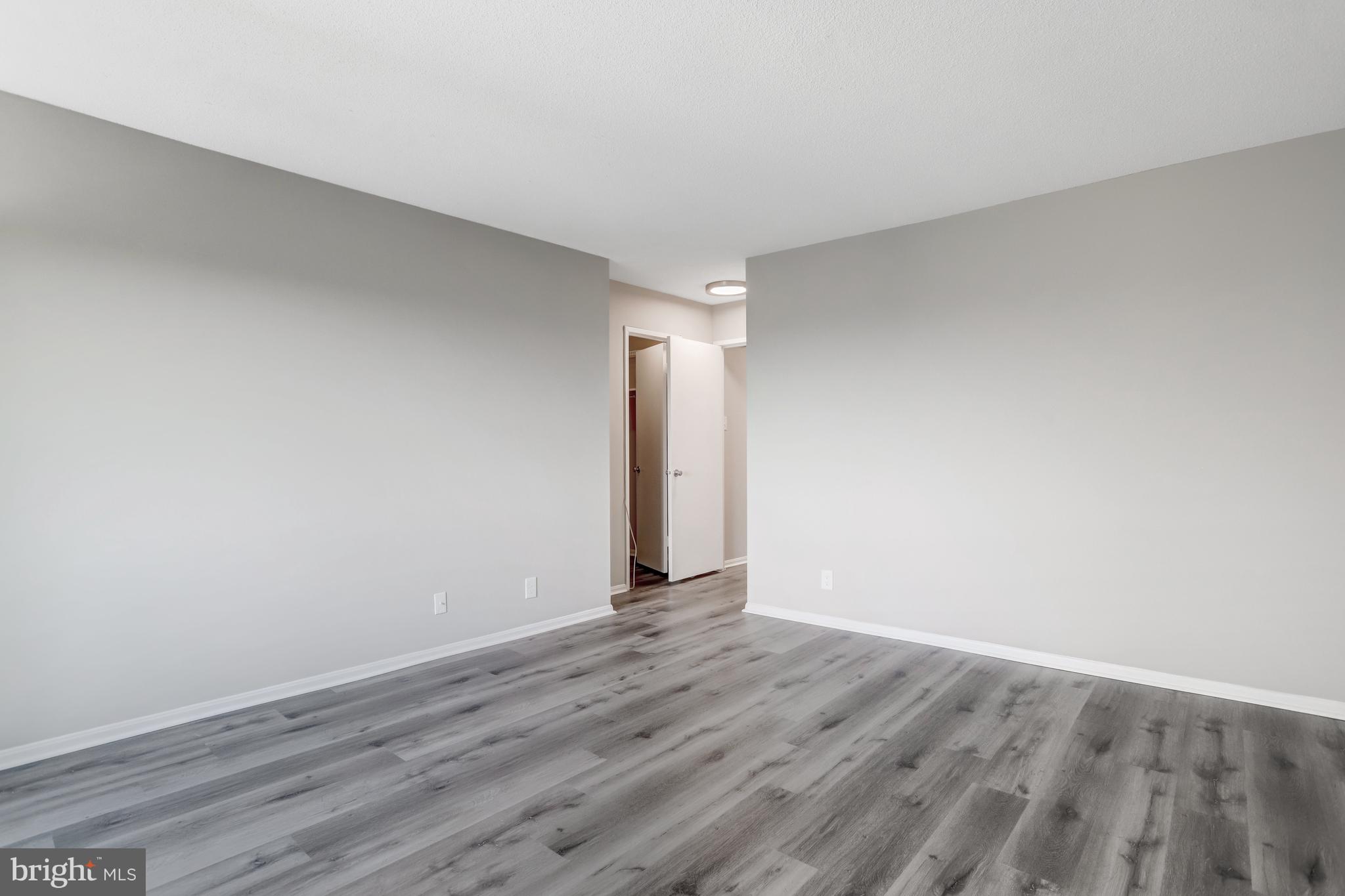 WATERGATE AT LANDMARK - Residential