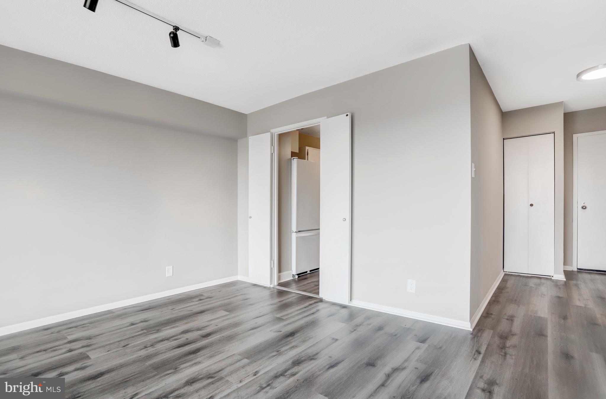 WATERGATE AT LANDMARK - Residential