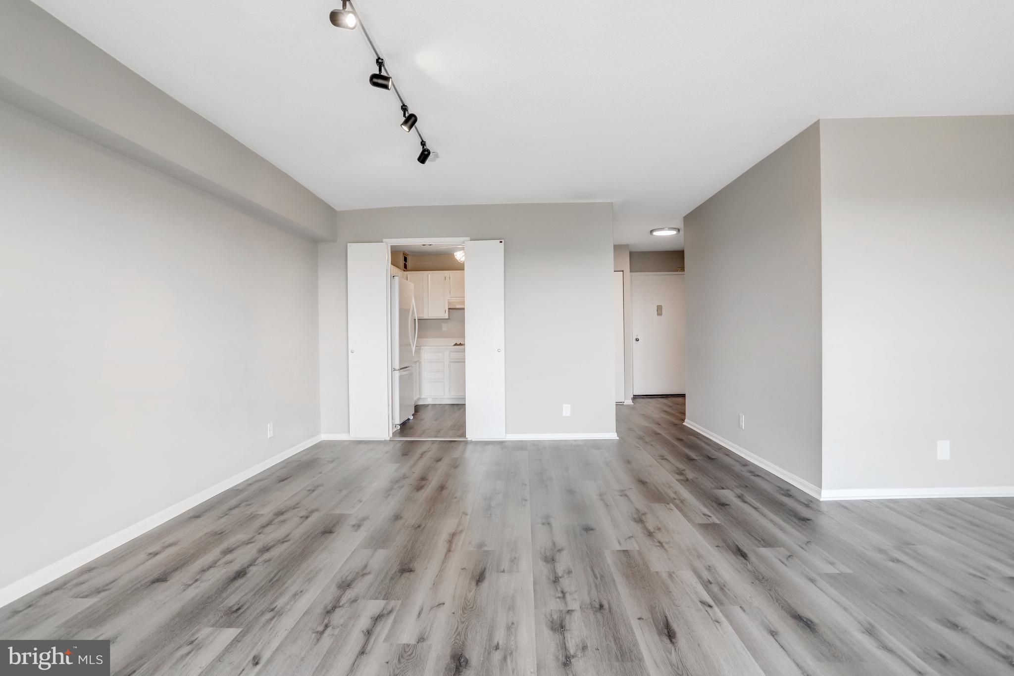 WATERGATE AT LANDMARK - Residential