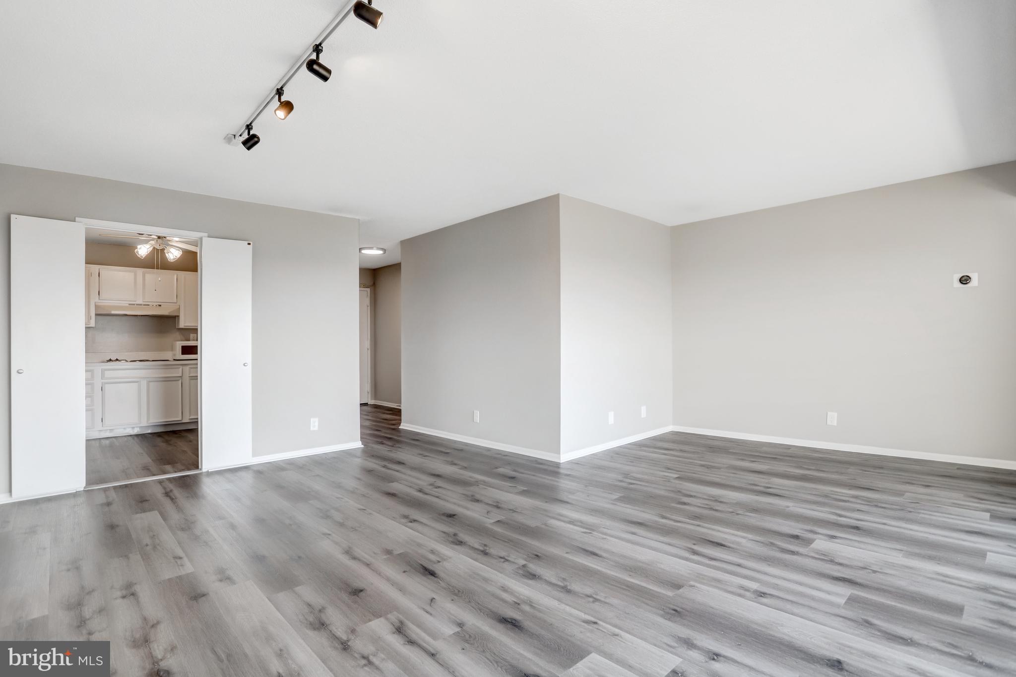 WATERGATE AT LANDMARK - Residential