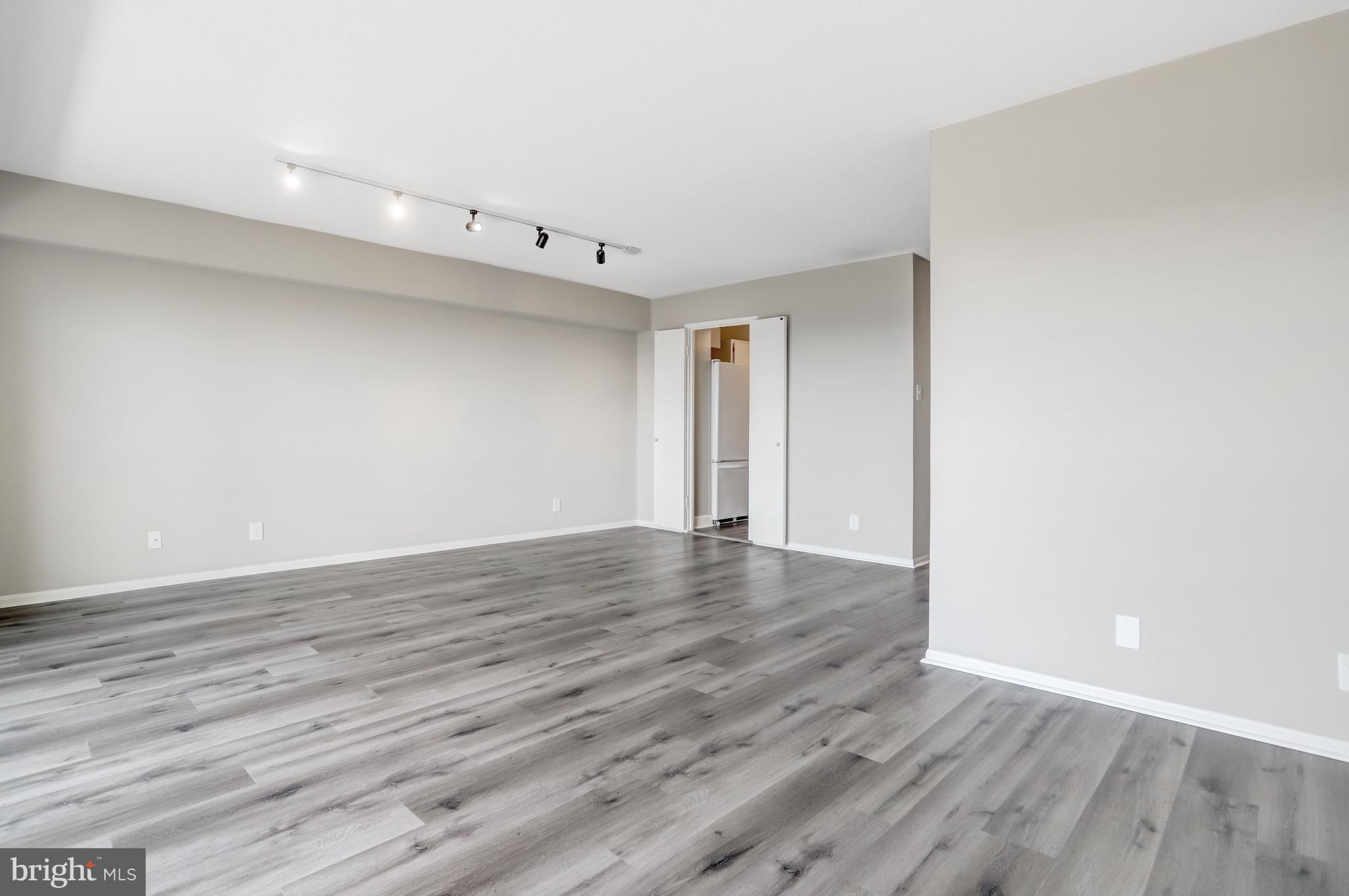 WATERGATE AT LANDMARK - Residential