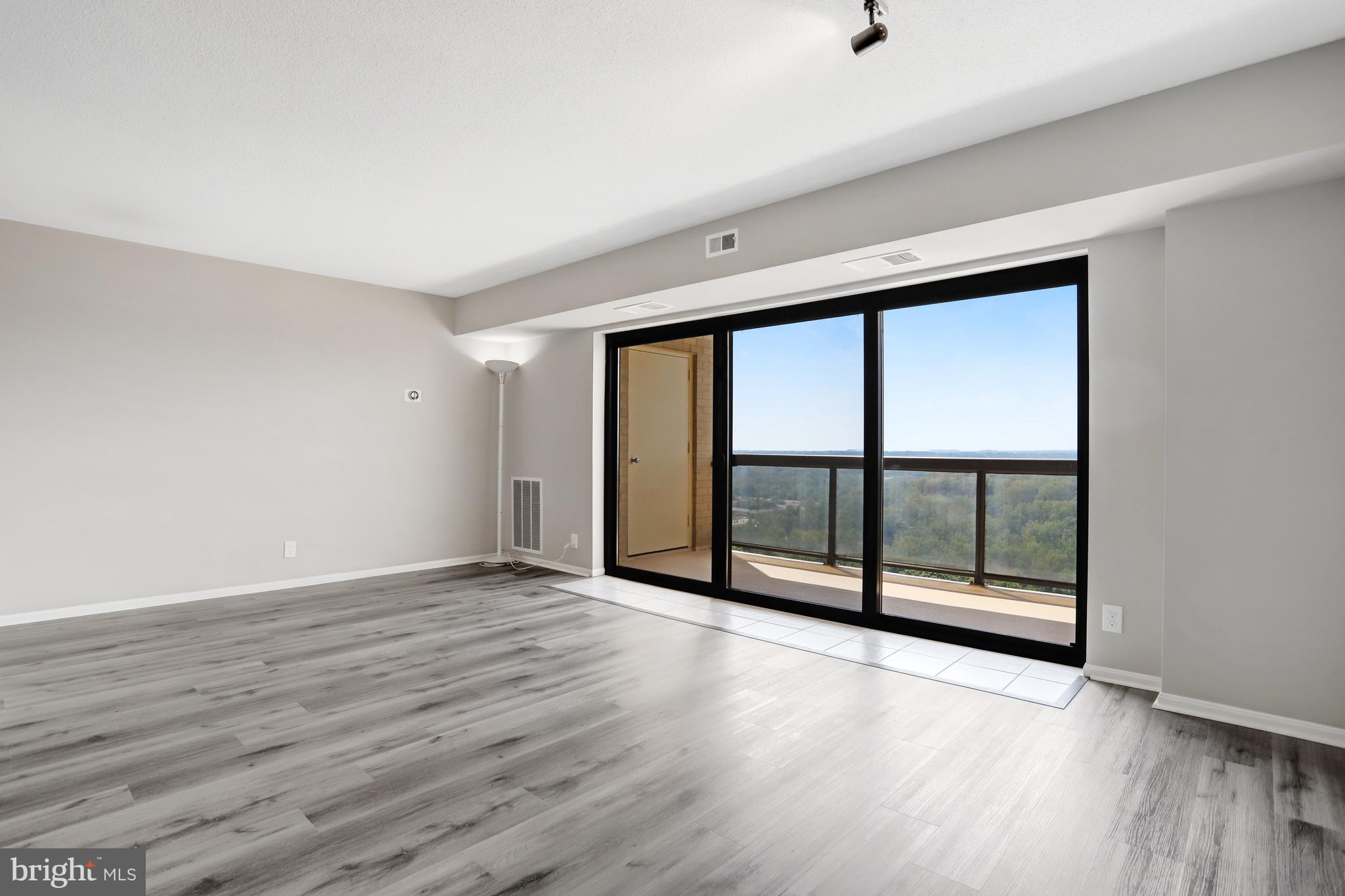 WATERGATE AT LANDMARK - Residential