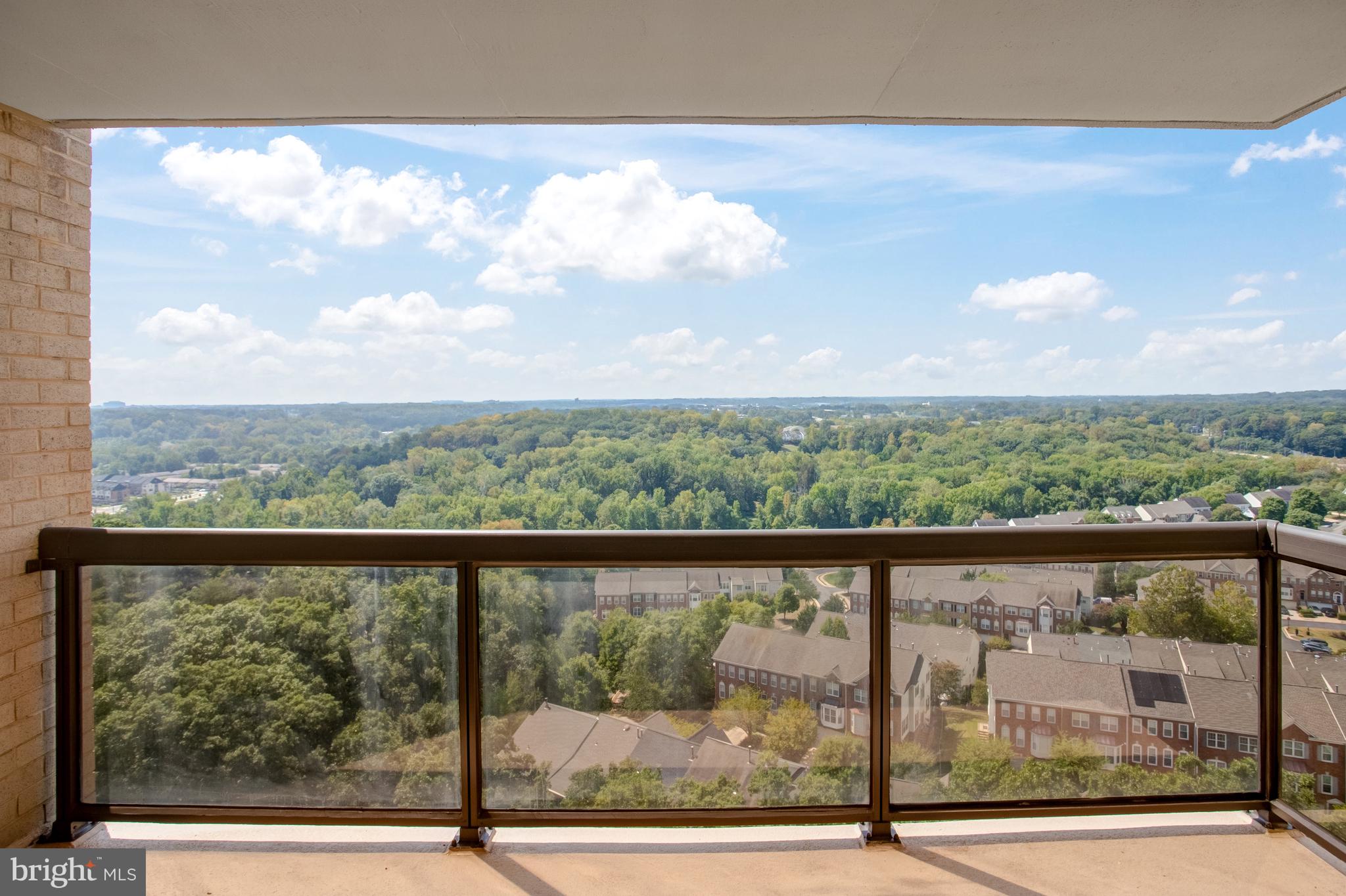 WATERGATE AT LANDMARK - Residential