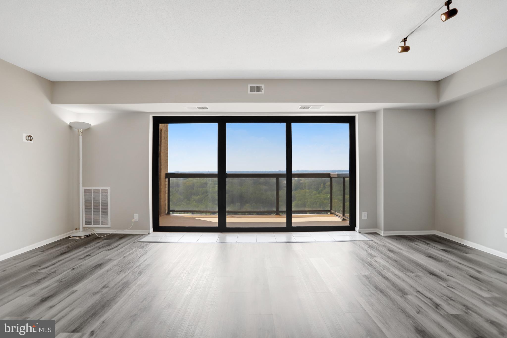 WATERGATE AT LANDMARK - Residential