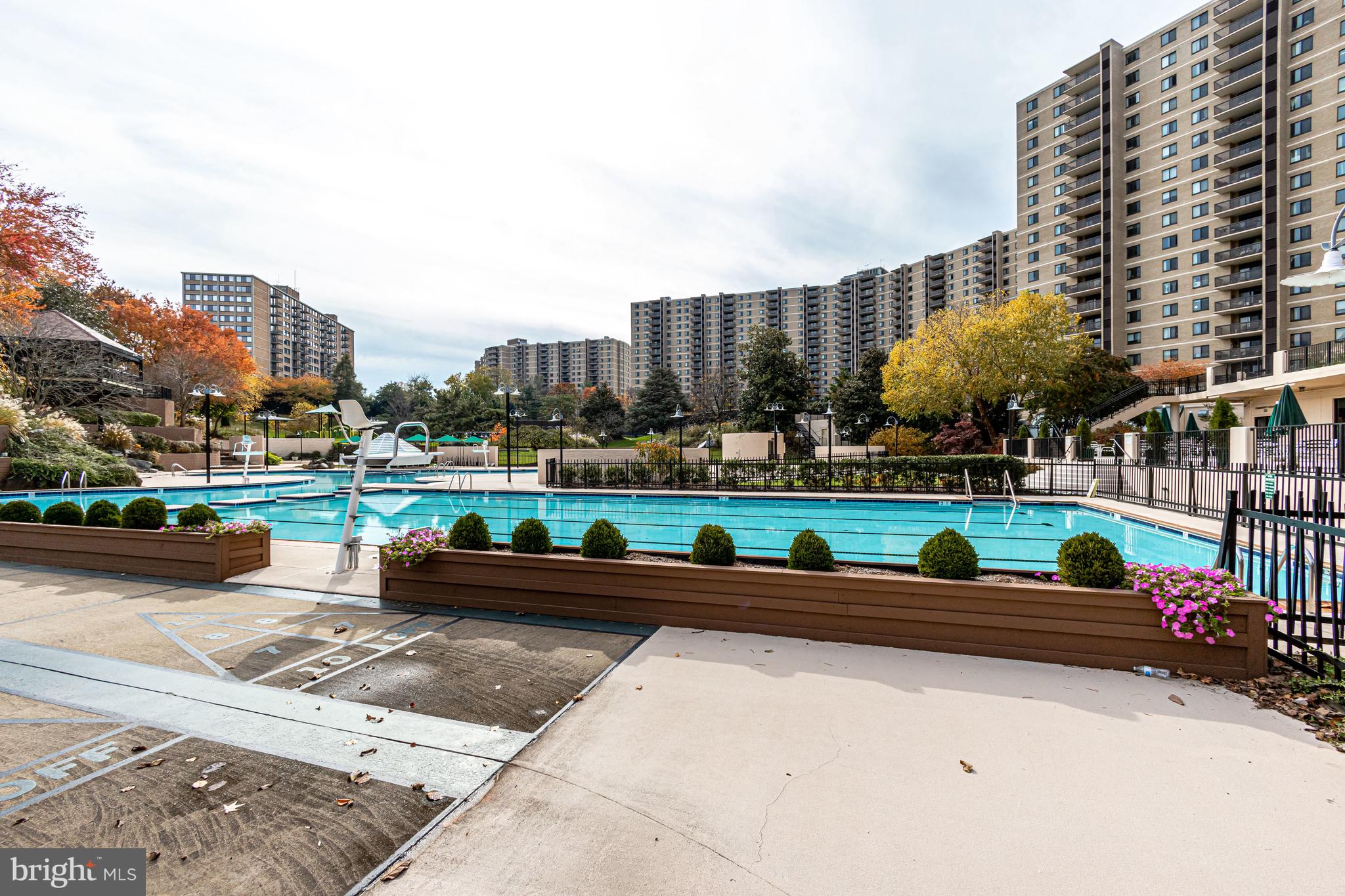 WATERGATE AT LANDMARK - Residential