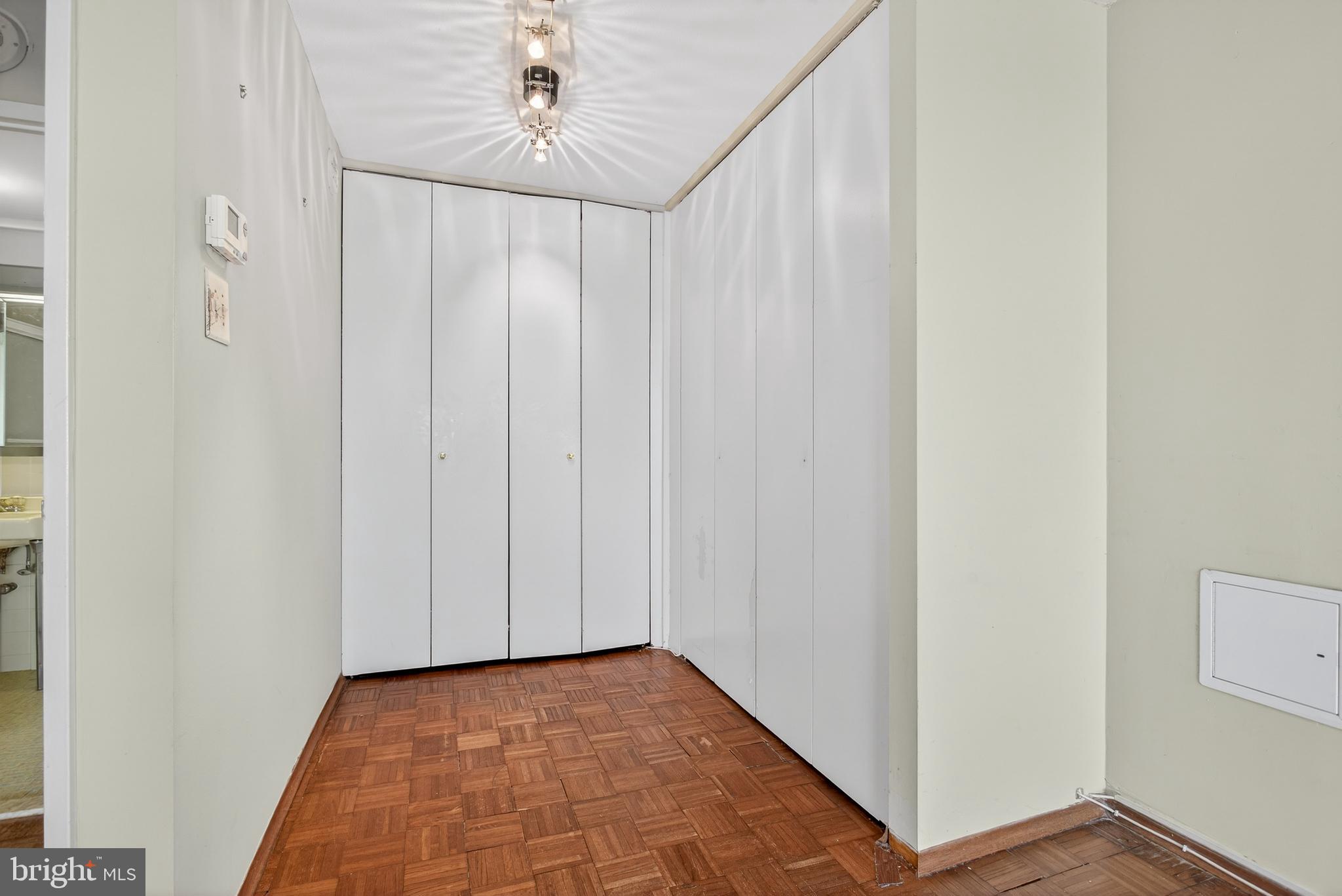 FAIRMOUNT - Residential