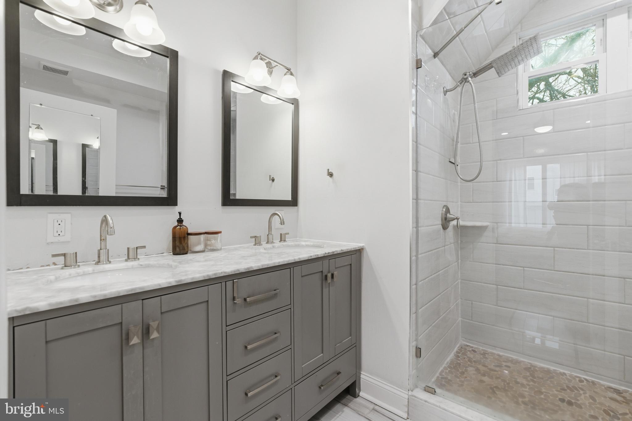 GRAYS FERRY - Residential