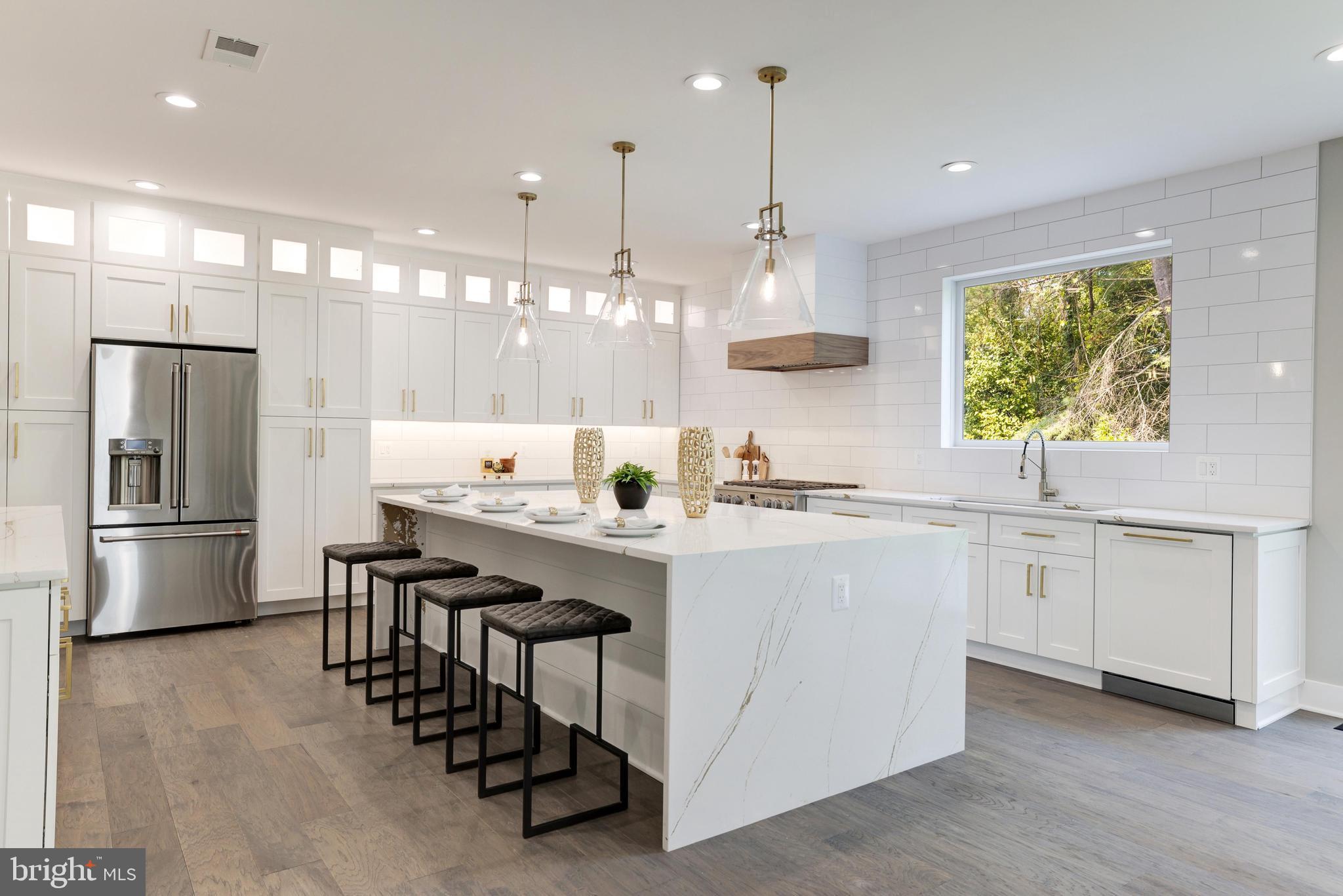 PIMMIT HILLS - Residential