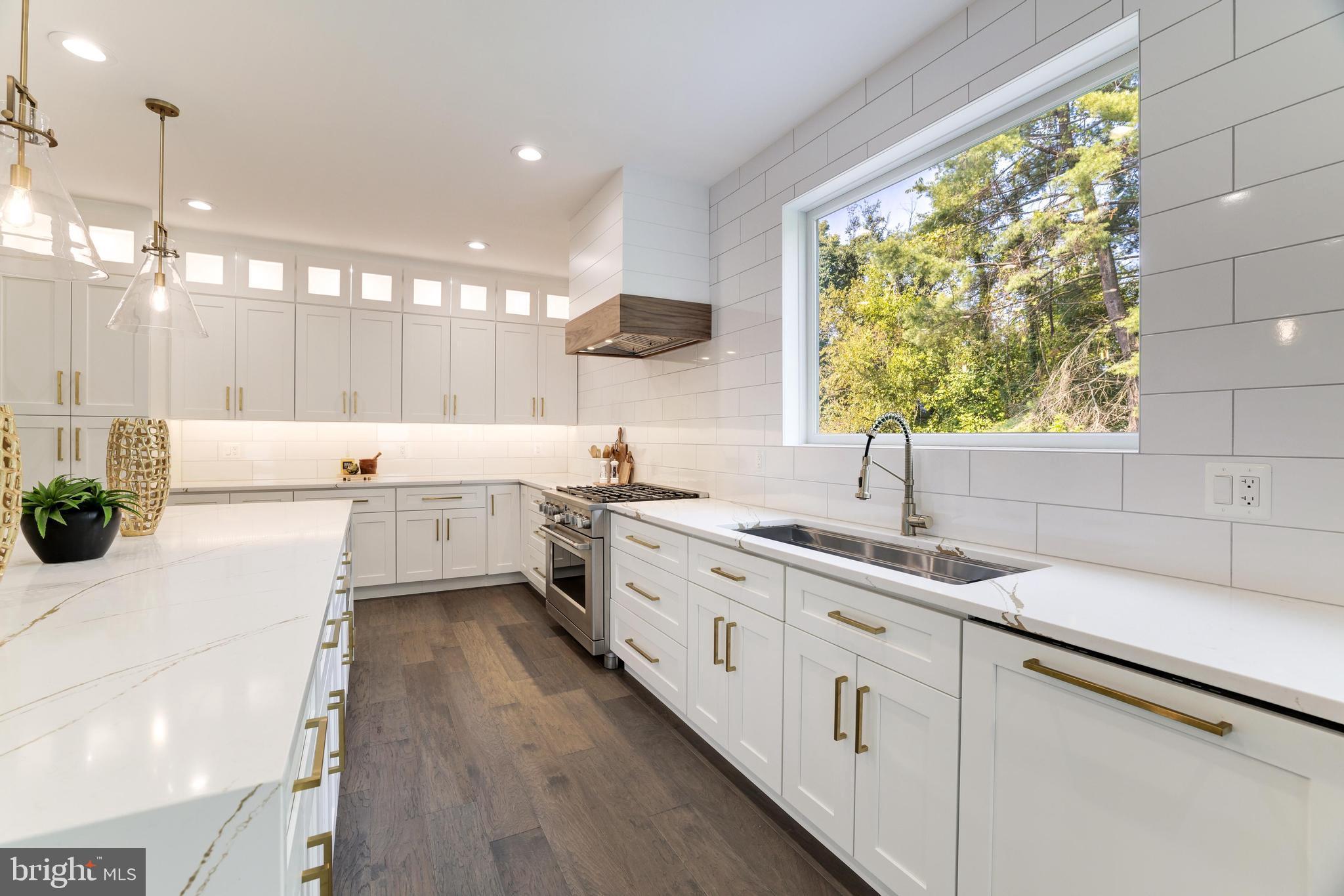 PIMMIT HILLS - Residential