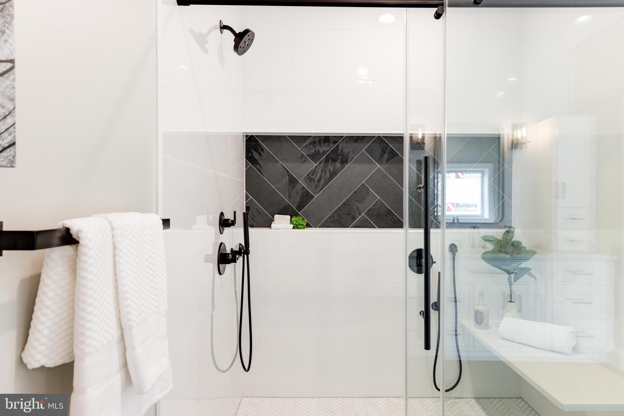 PIMMIT HILLS - Residential