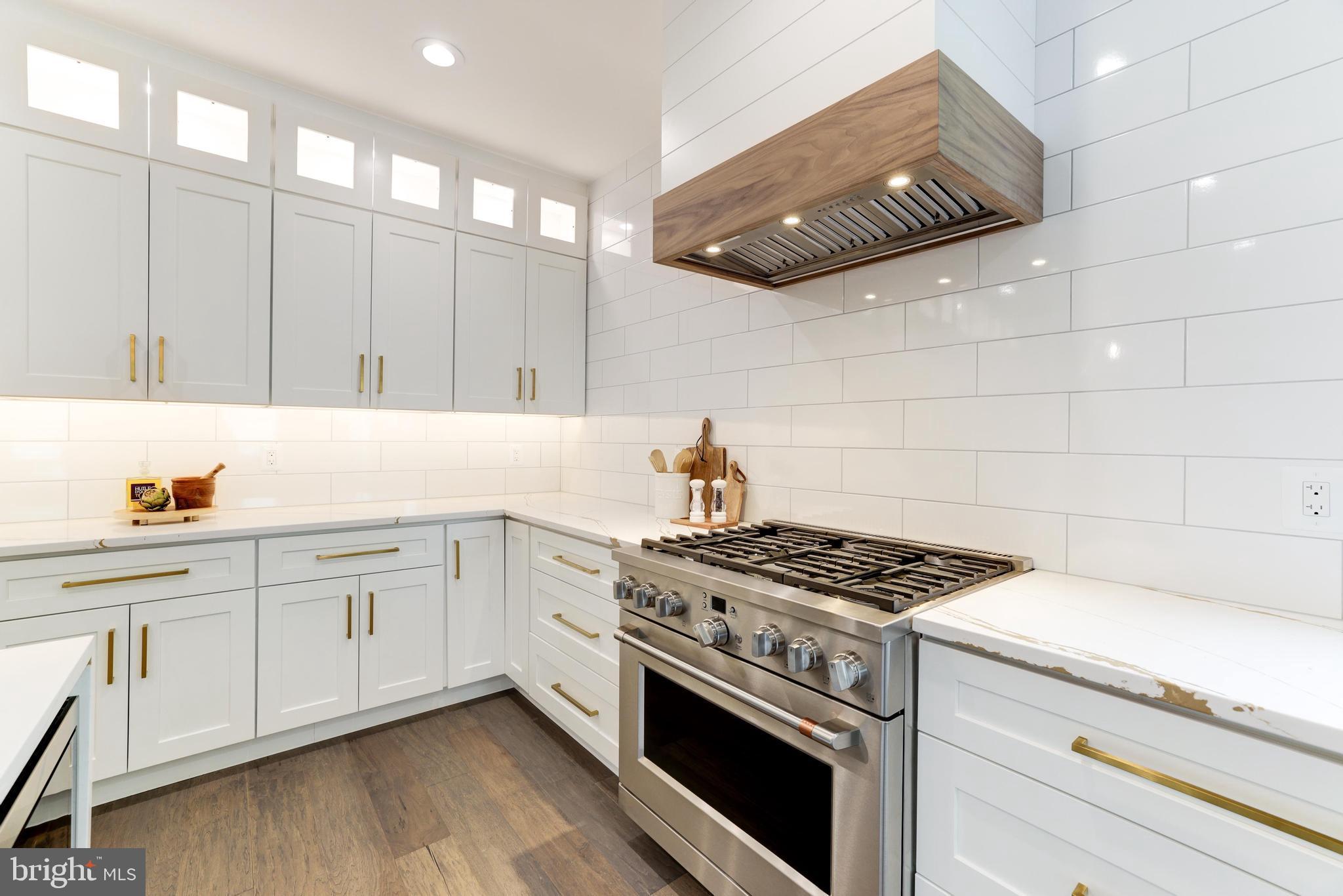 PIMMIT HILLS - Residential