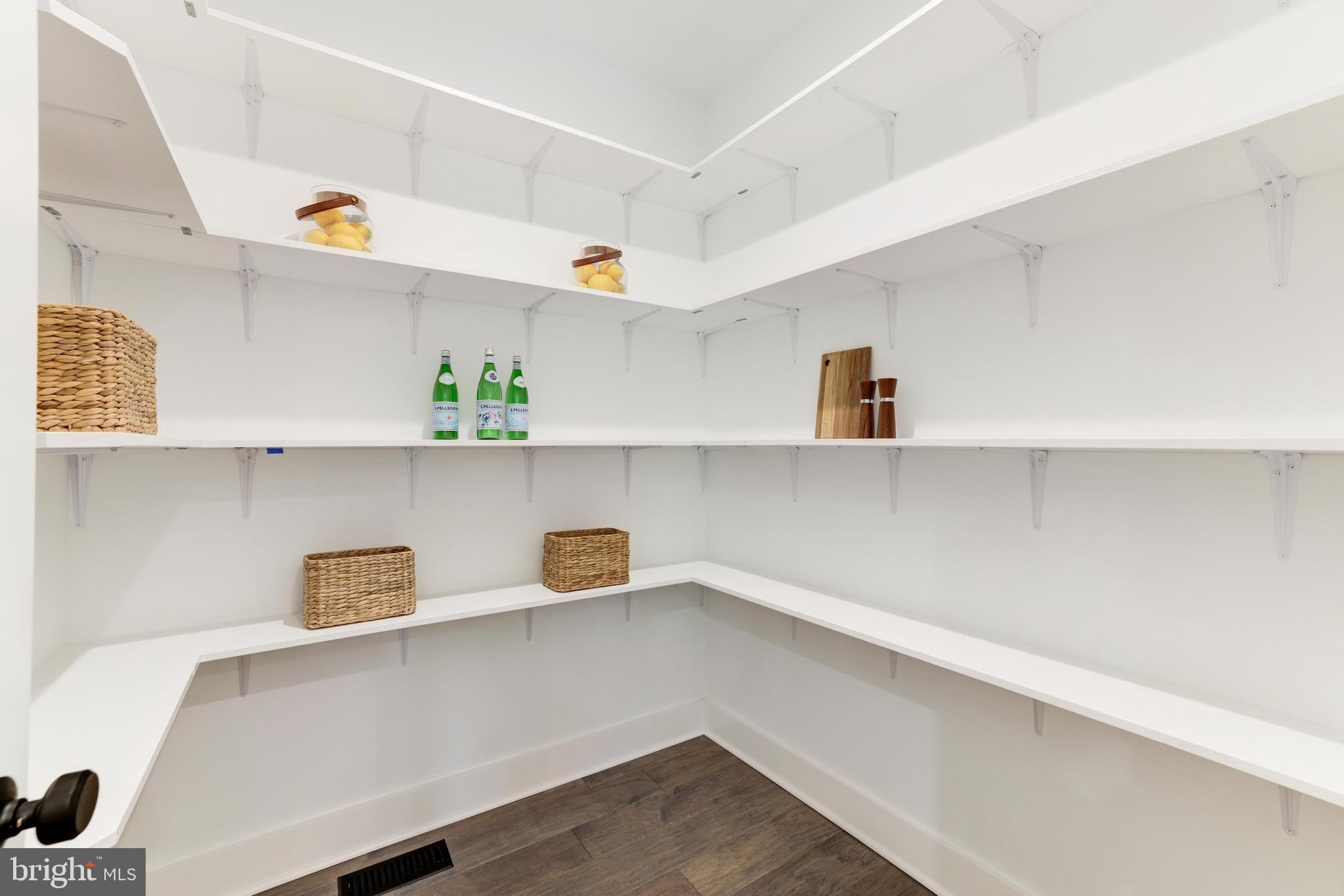 PIMMIT HILLS - Residential