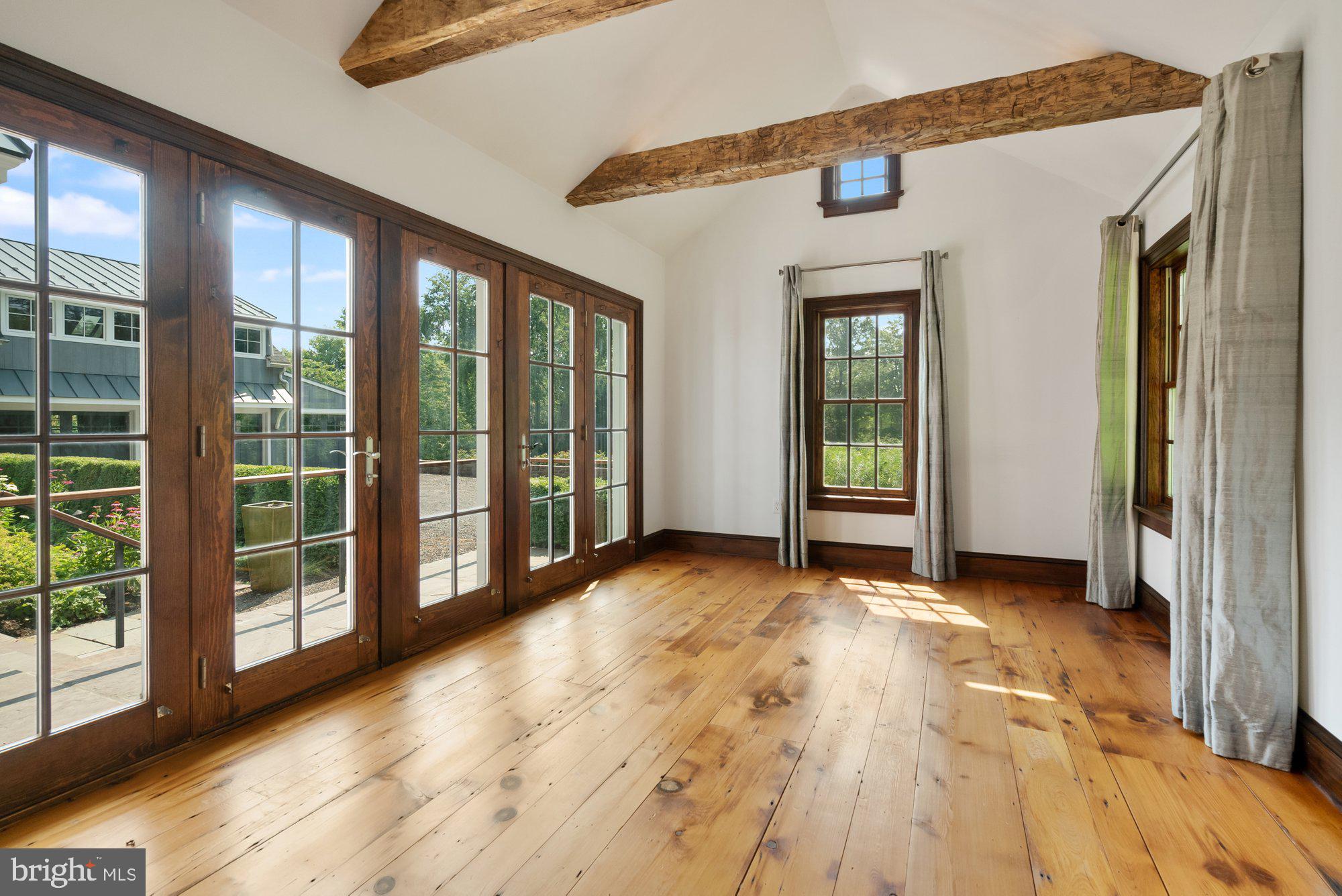 HAWK RIDGE - Residential