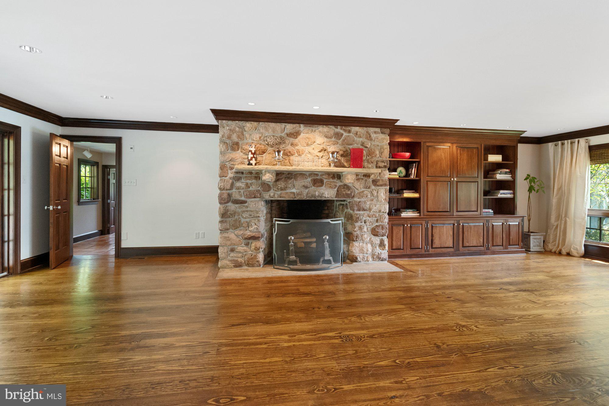 HAWK RIDGE - Residential