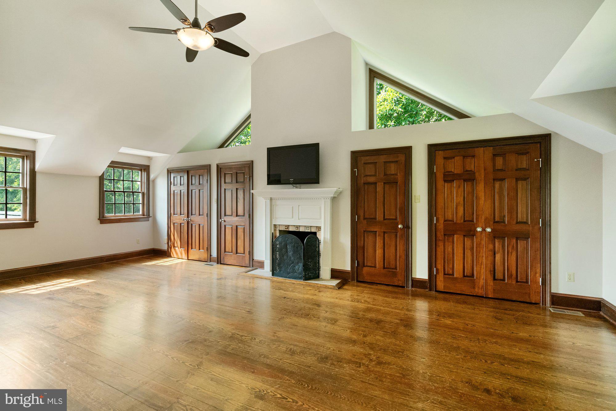HAWK RIDGE - Residential