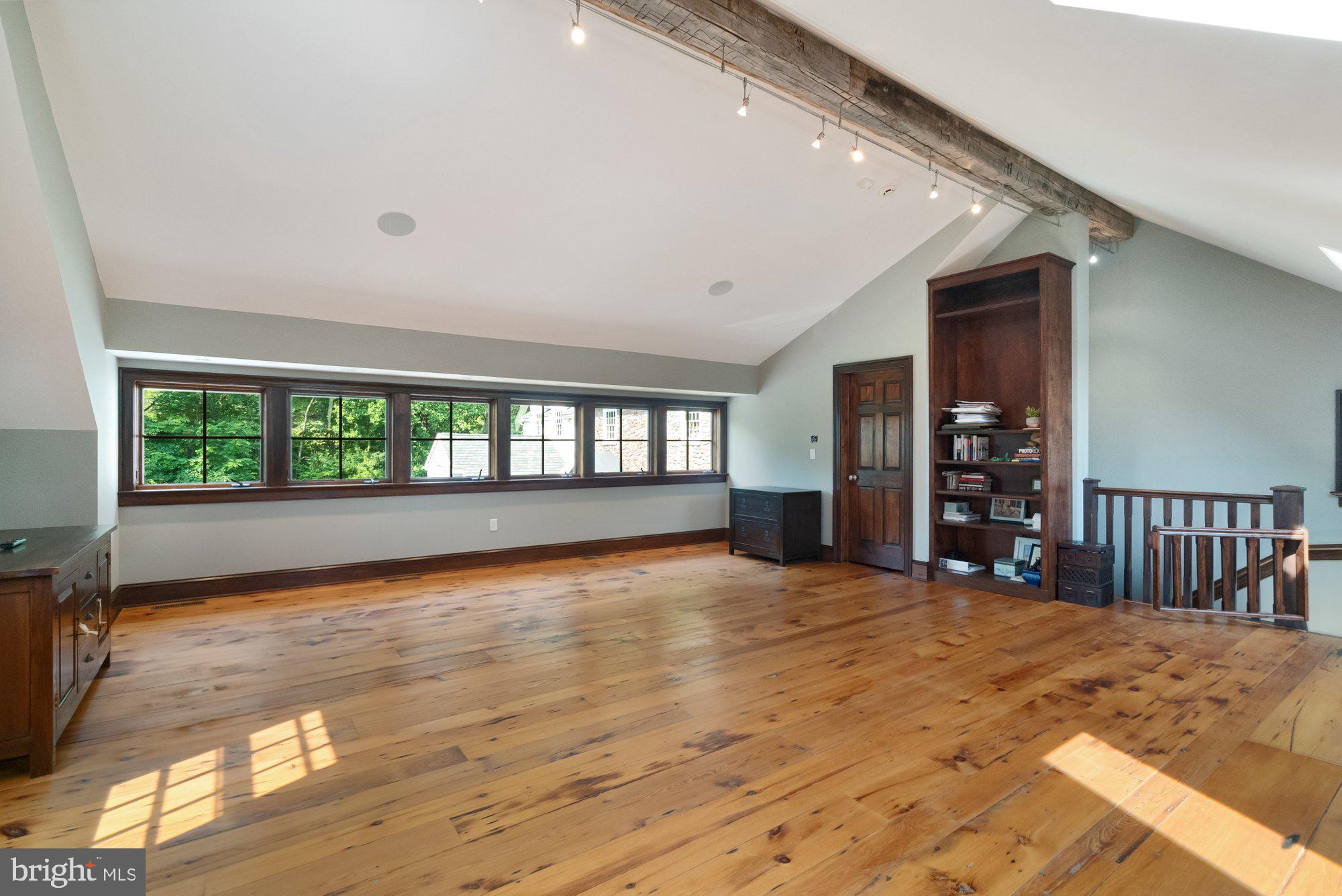 HAWK RIDGE - Residential
