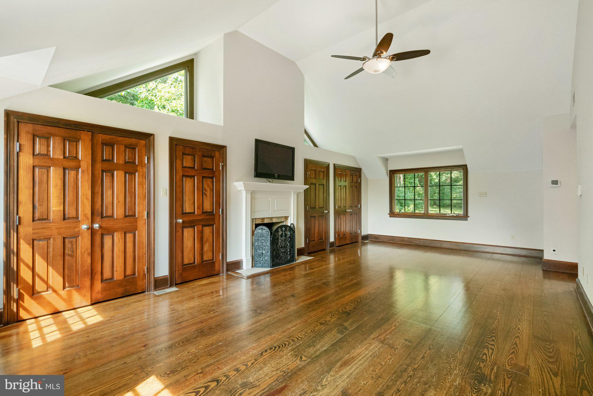 HAWK RIDGE - Residential