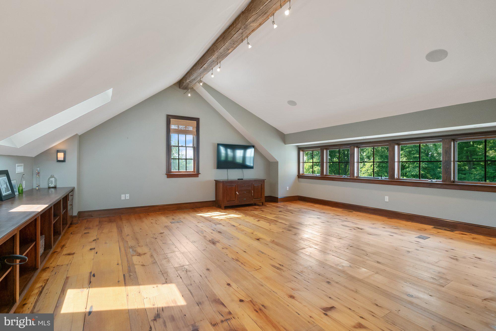 HAWK RIDGE - Residential