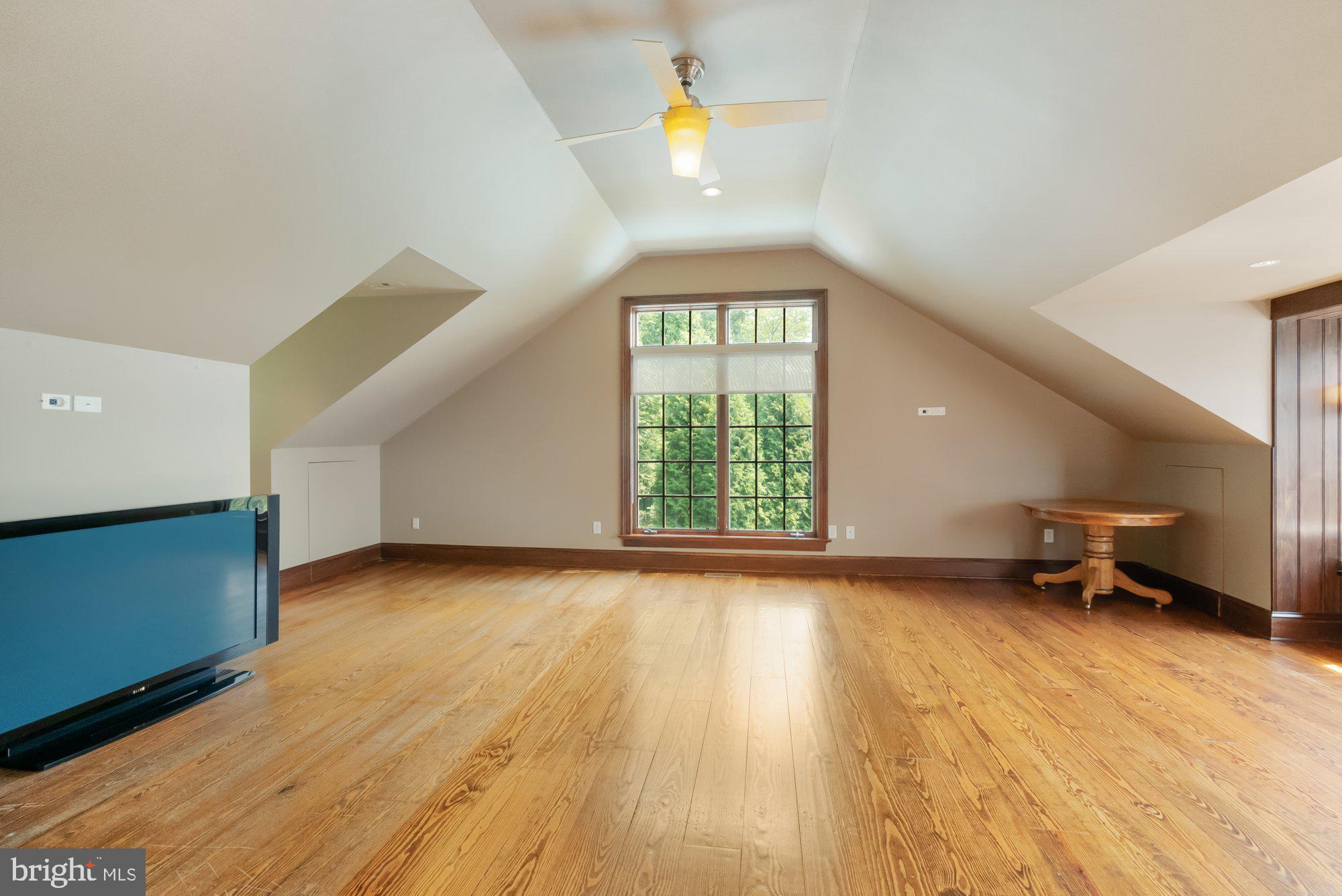 HAWK RIDGE - Residential