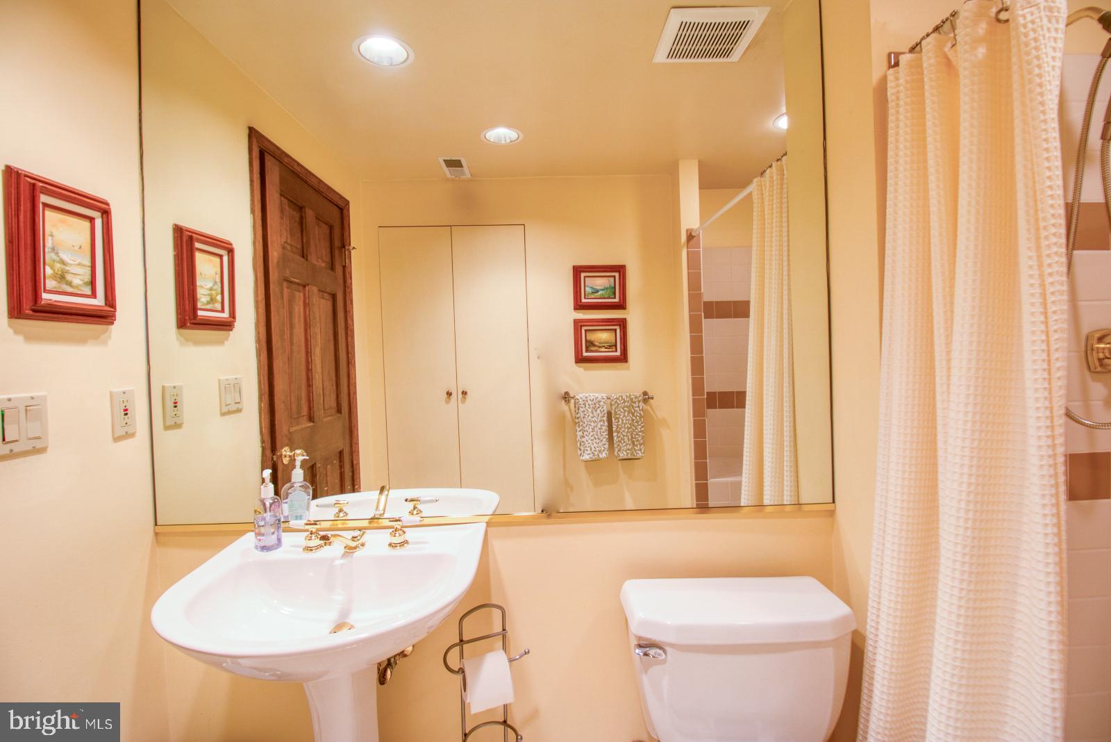 NORTH CHEVY CHASE - Residential