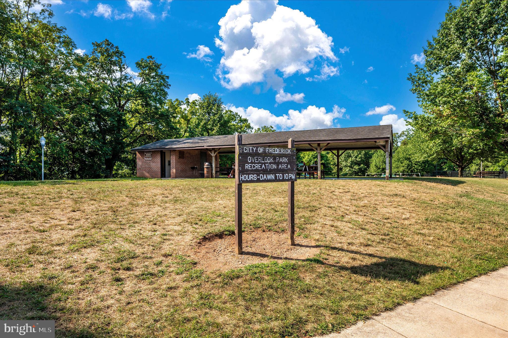 OVERLOOK - Residential