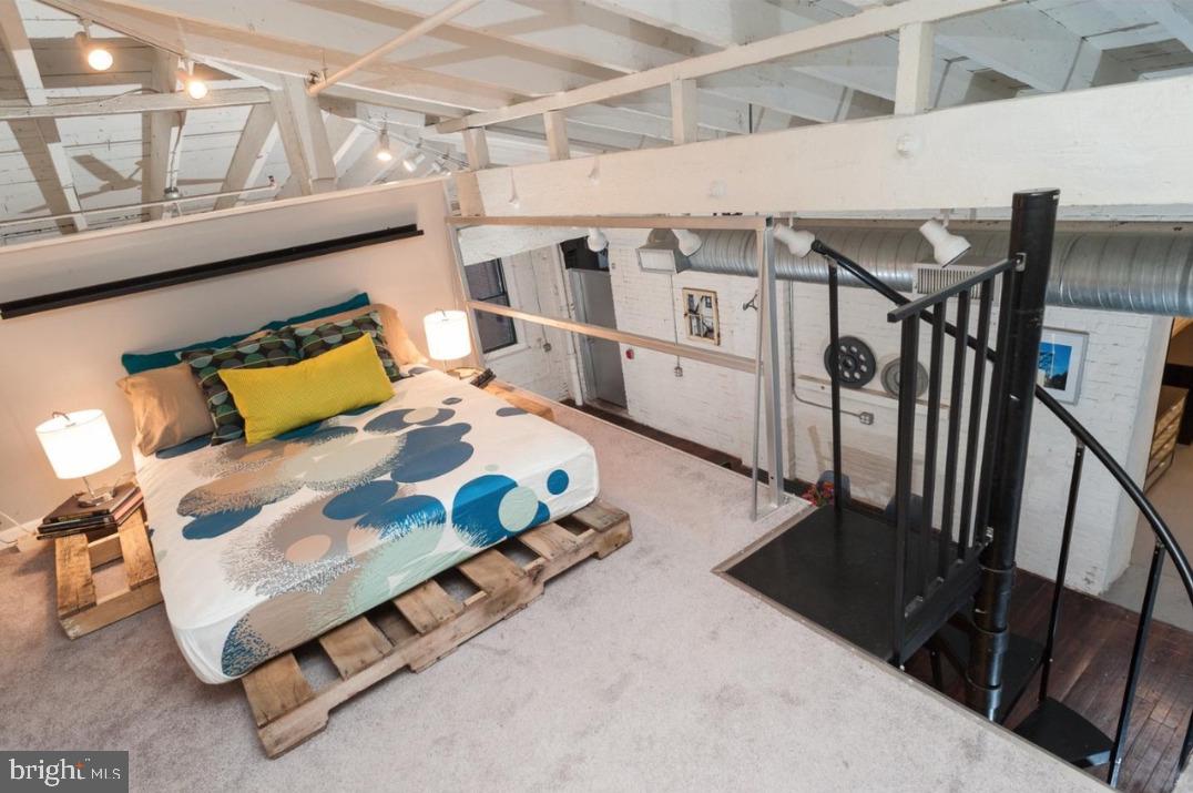 LOFT DISTRICT - Residential Lease