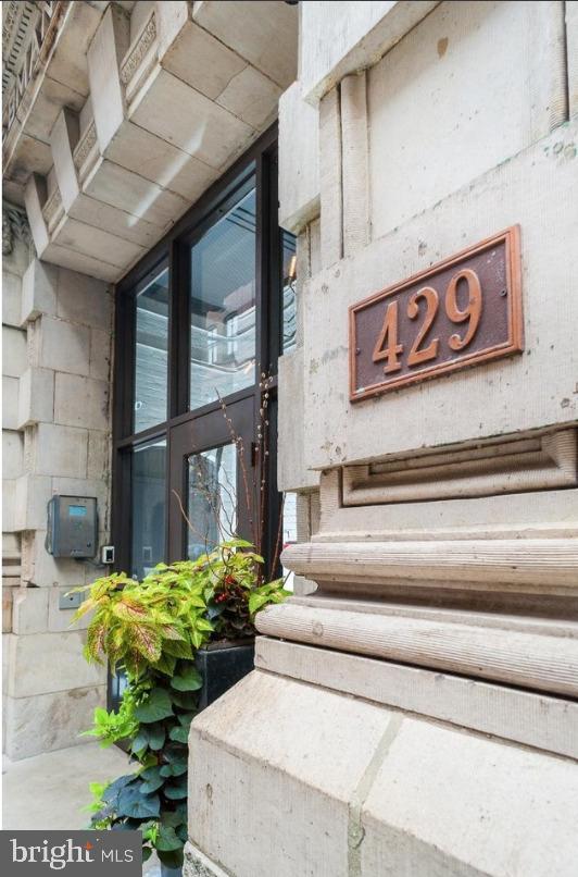 LOFT DISTRICT - Residential Lease