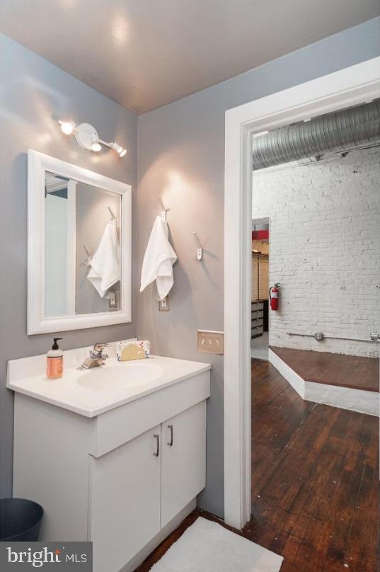 LOFT DISTRICT - Residential Lease