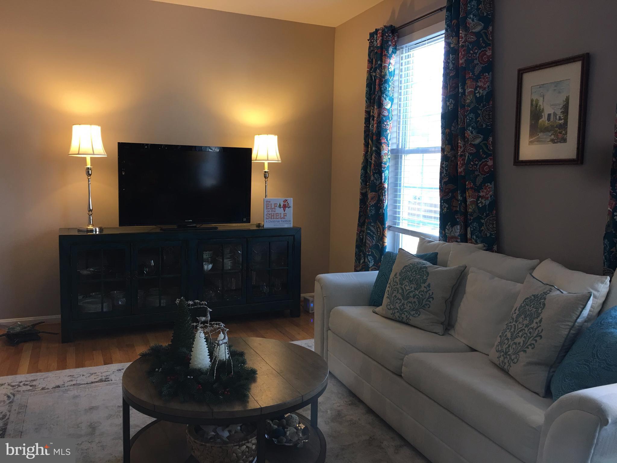 RIVER OAKS - Residential Lease