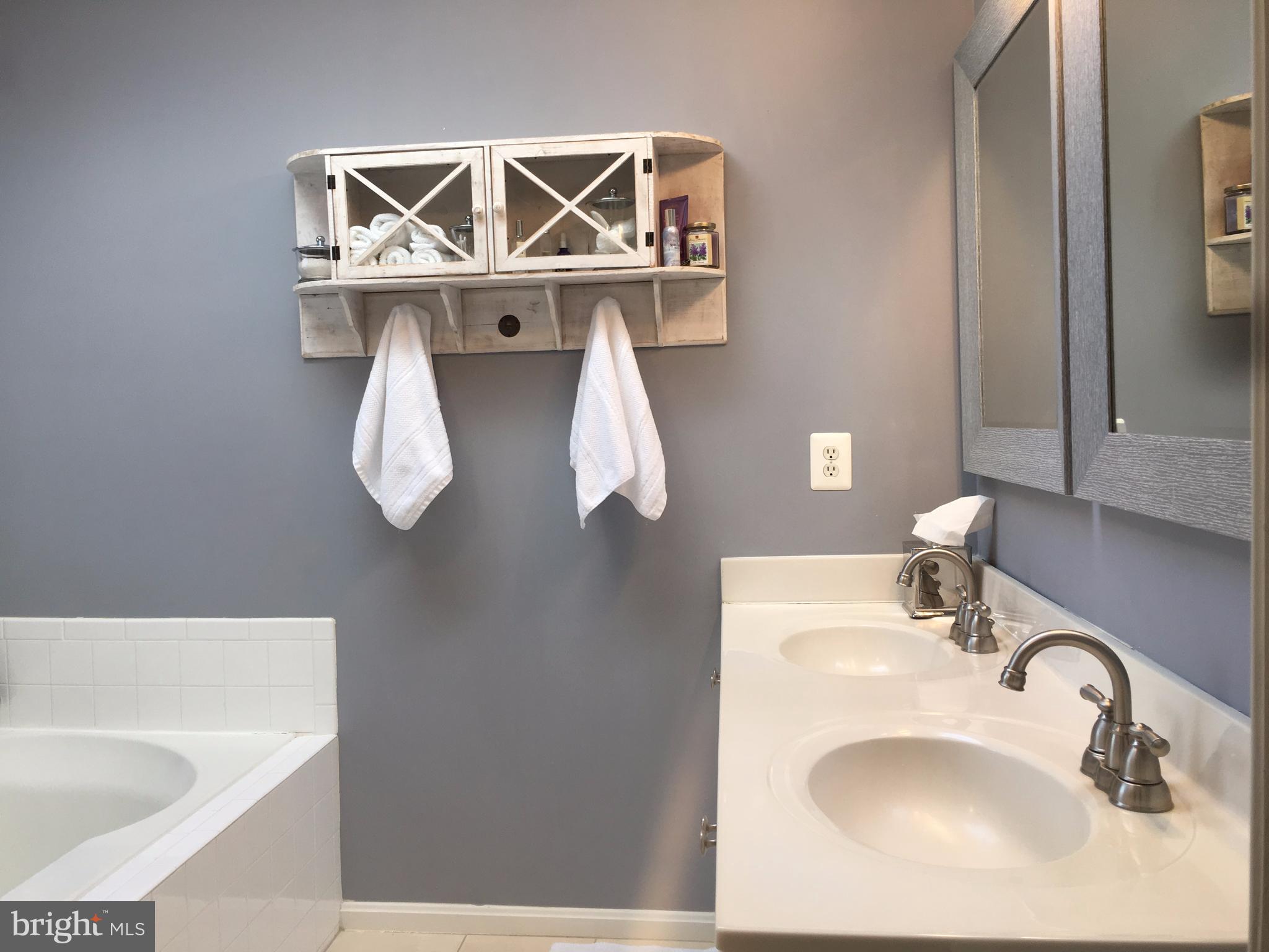 RIVER OAKS - Residential Lease