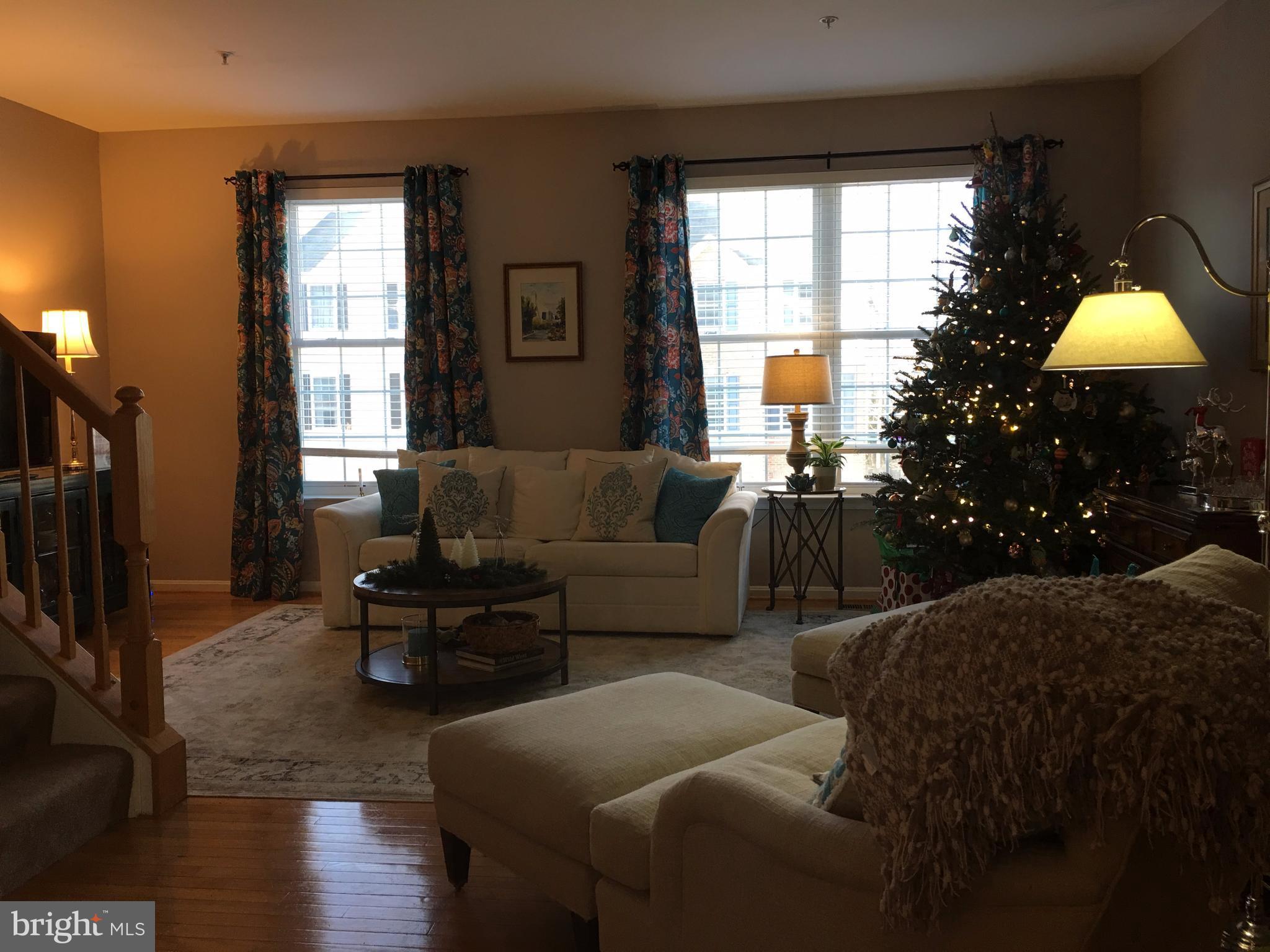 RIVER OAKS - Residential Lease