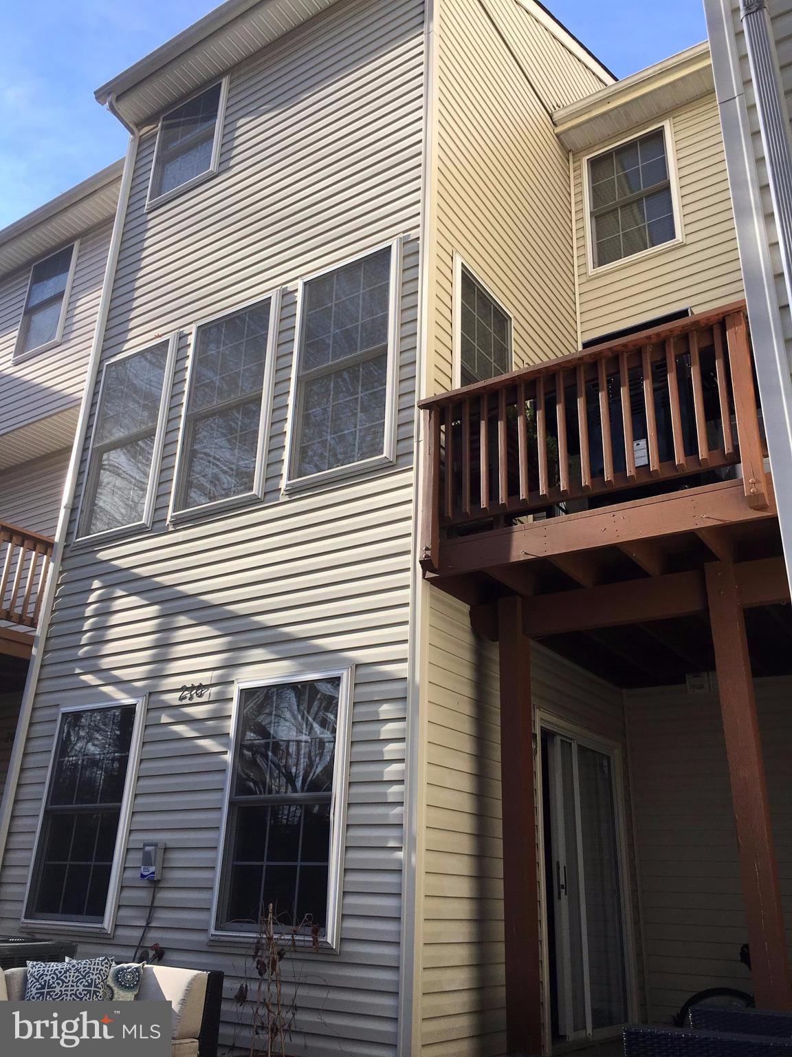 RIVER OAKS - Residential Lease