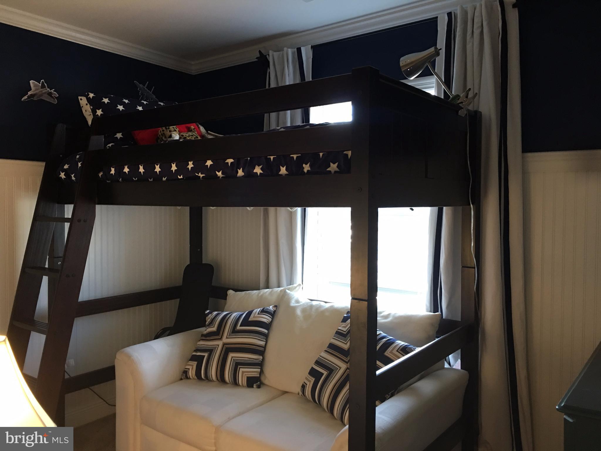 RIVER OAKS - Residential Lease