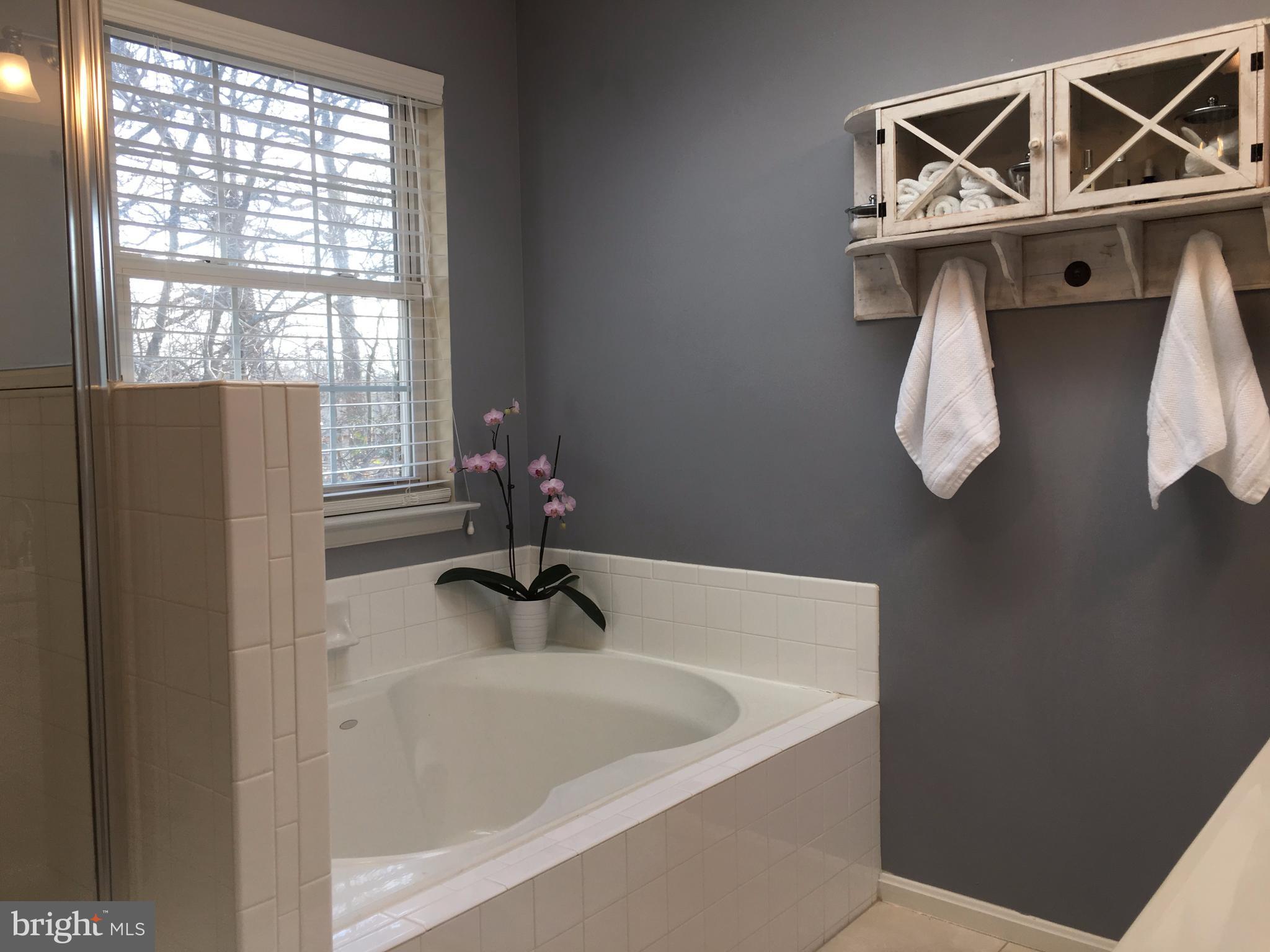 RIVER OAKS - Residential Lease